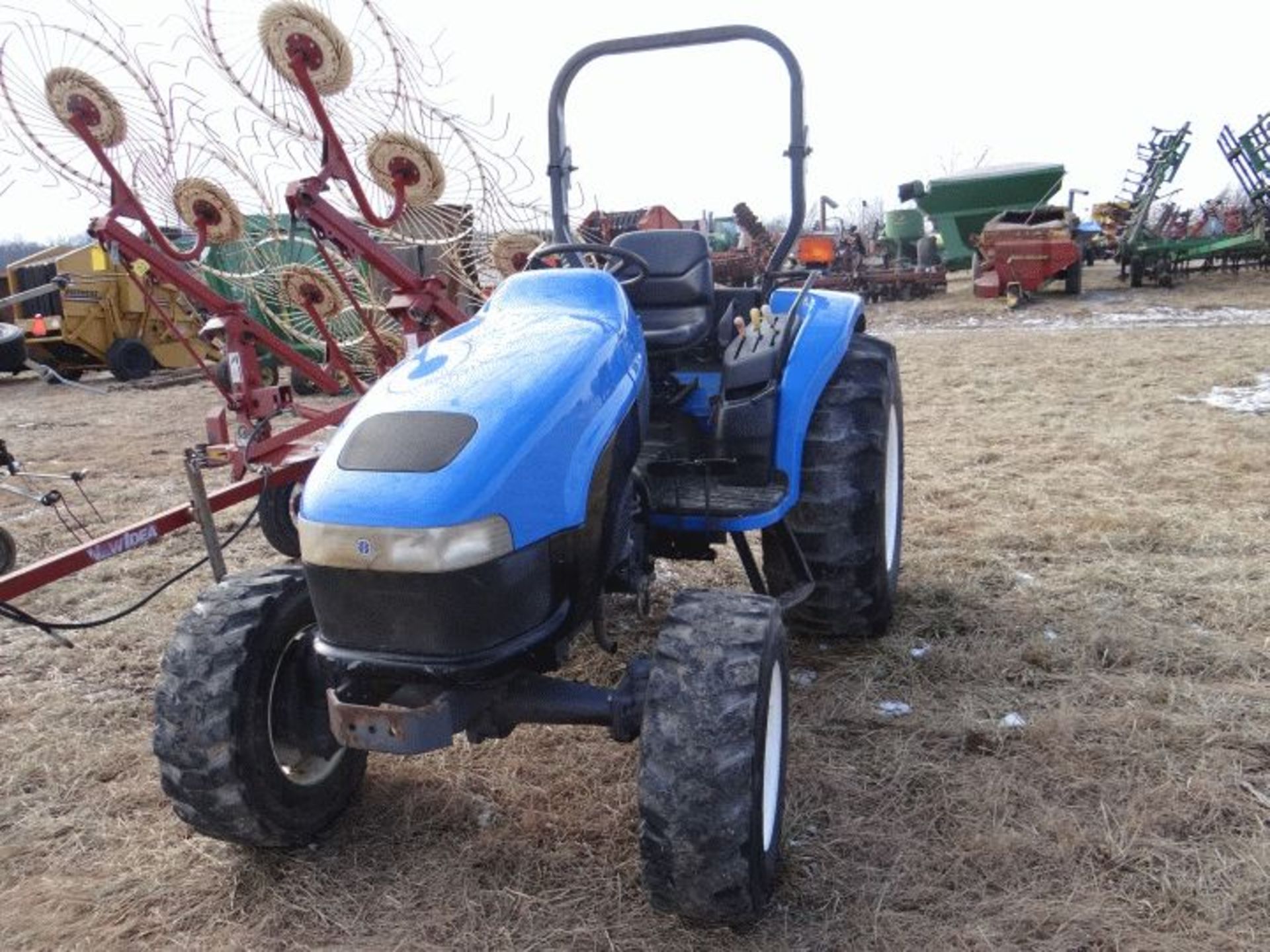 Lot # 315 NH TC40 Compact Tractor, 2001 #110182, 4000 hrs, MFWD