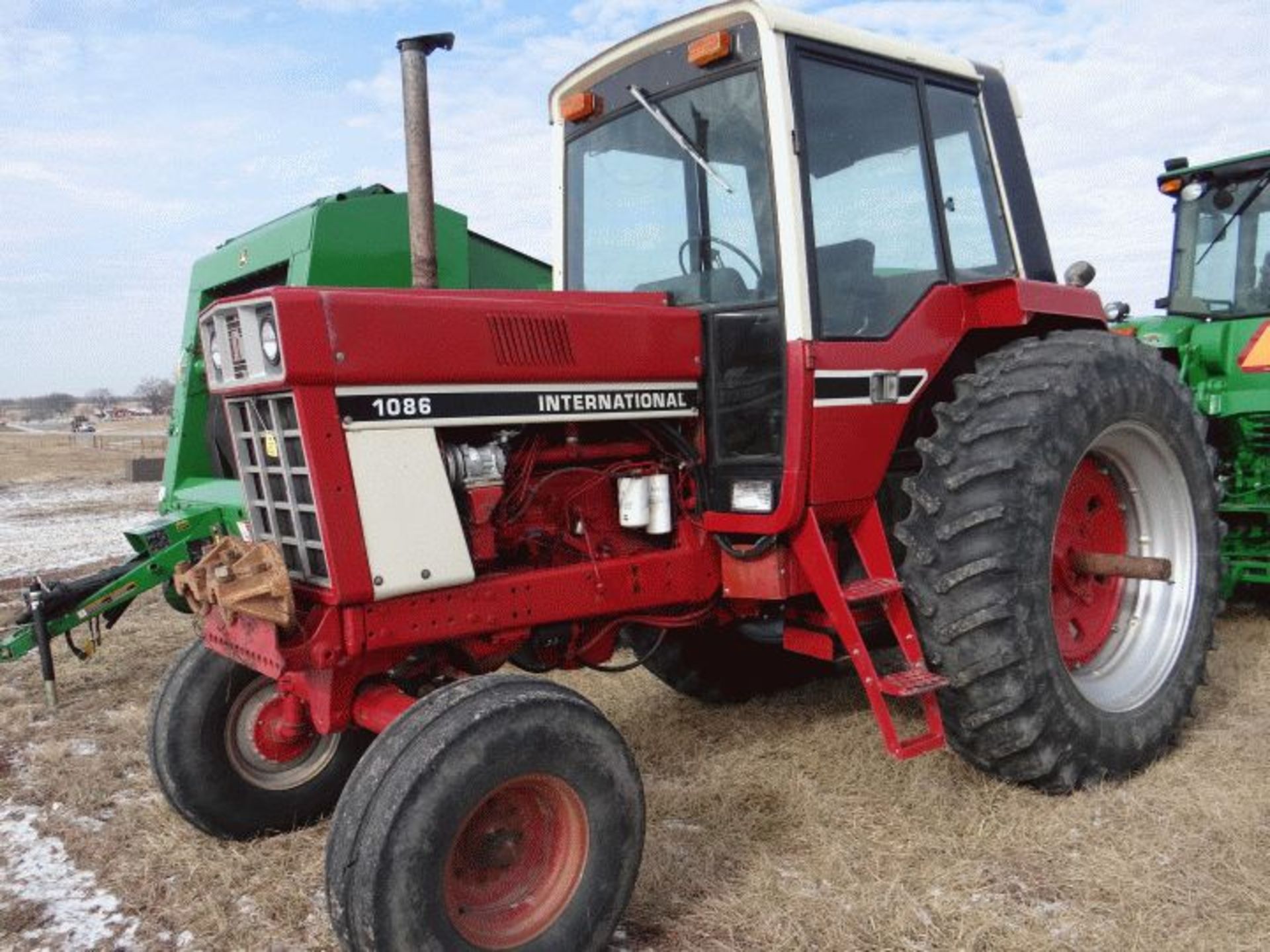 Lot # 283 IH 1086 Tractor Spent $12,300 on repairs, New TA and Clutch, New AC, All Repair Reciets in