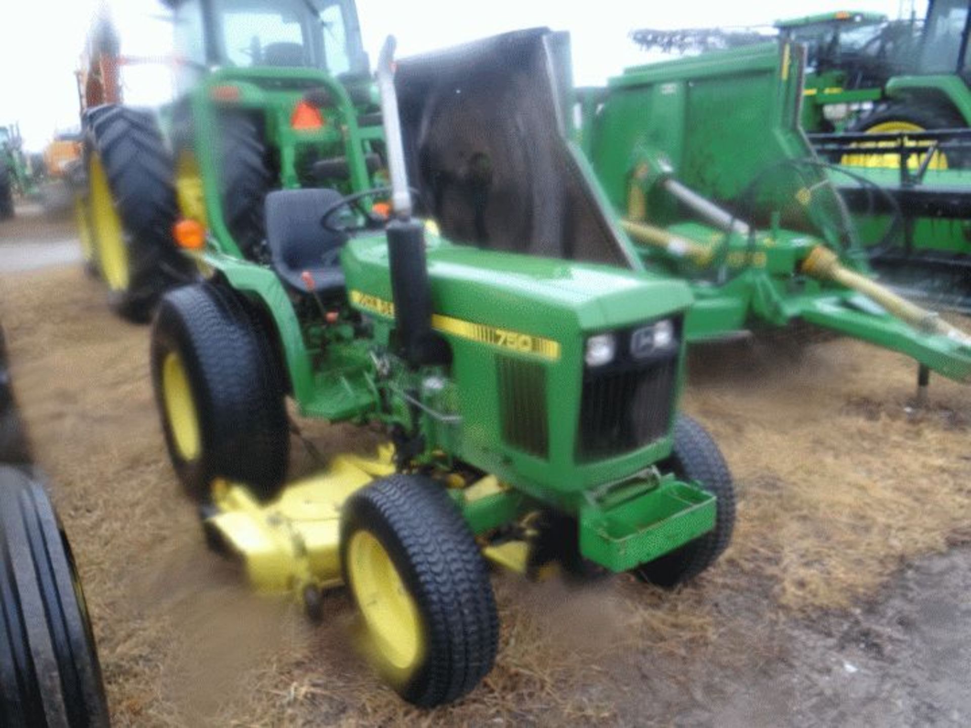 Lot # 1734 JD 750 Compact Tractor, 1986 #109889, 850 hrs, 60" Deck, 2 wd - Image 2 of 3