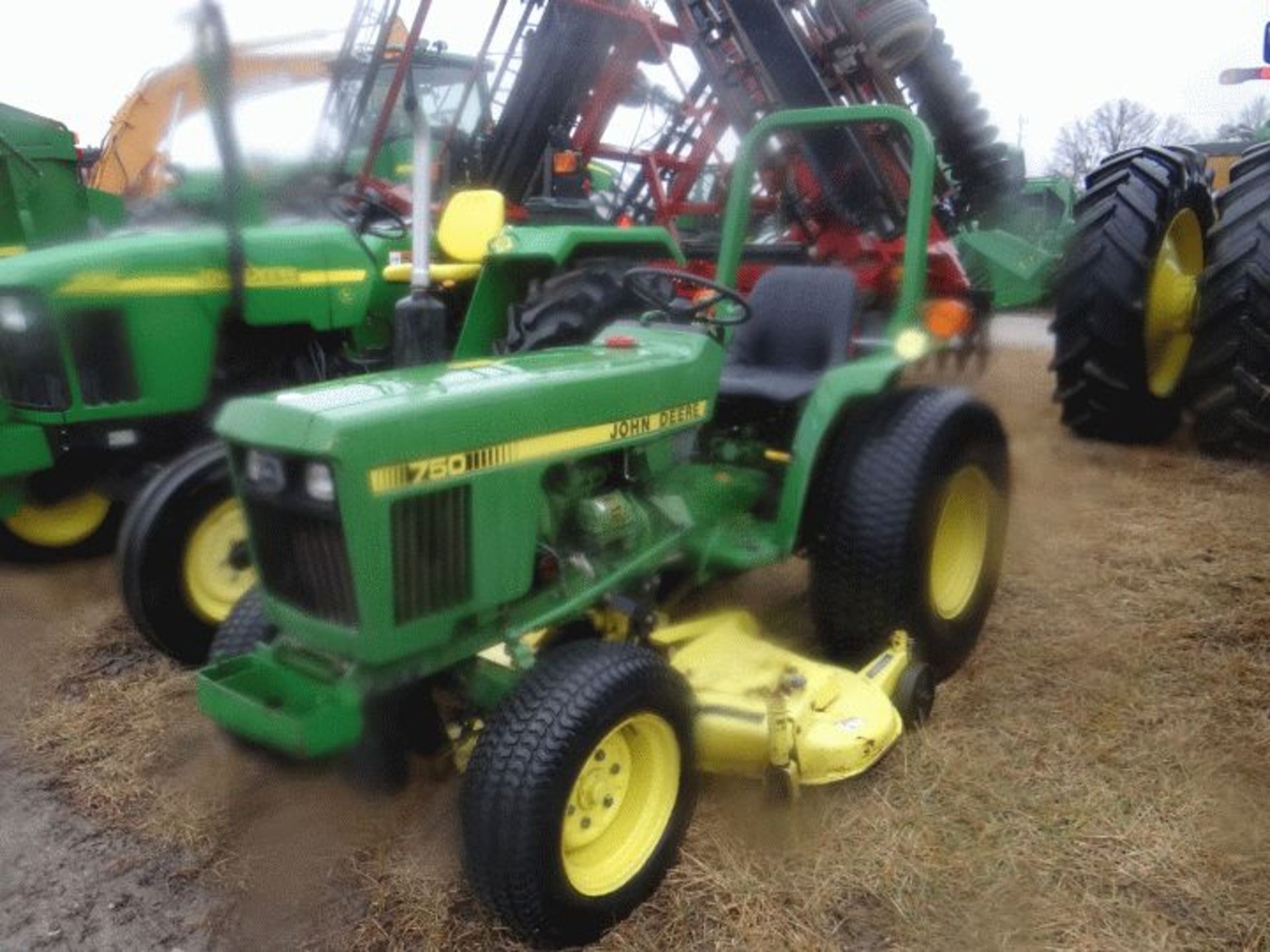 Lot # 1734 JD 750 Compact Tractor, 1986 #109889, 850 hrs, 60" Deck, 2 wd