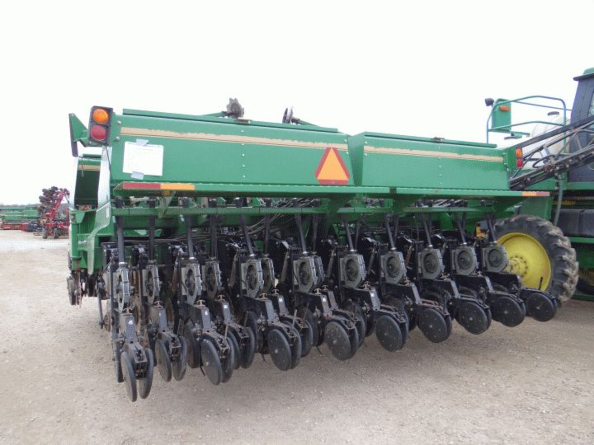 Lot # 2571 Great Plains 3N3020P Drill 10" Row Spacing, Side Depth Control Openers, Ind Hyd NT - Image 3 of 3