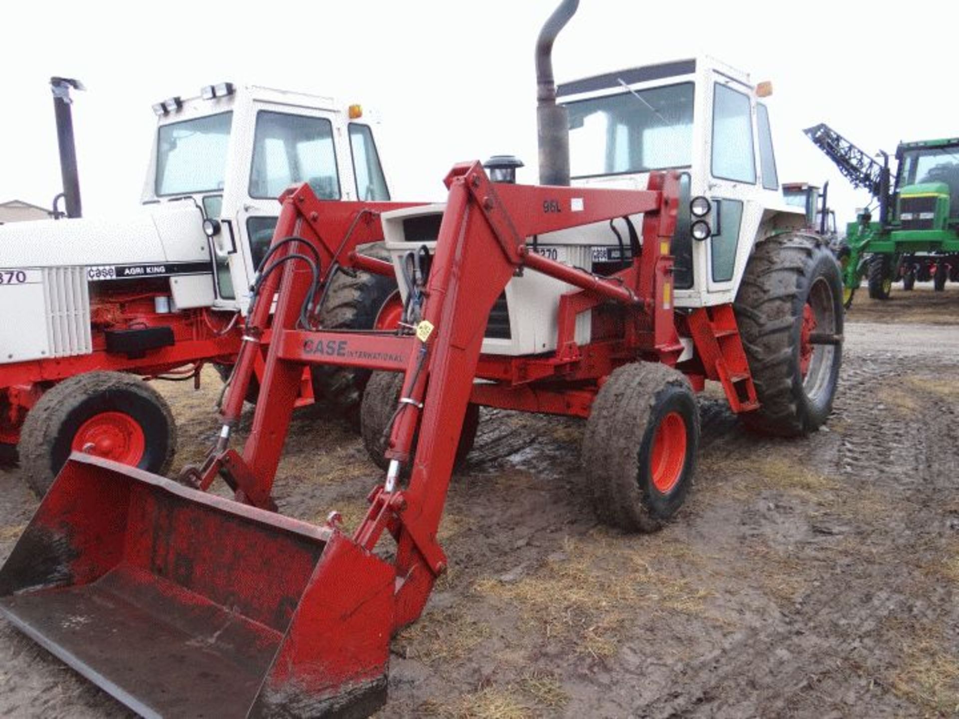 Lot # 1825 Case 1370 Tractor App 4500 hrs, w/Loader