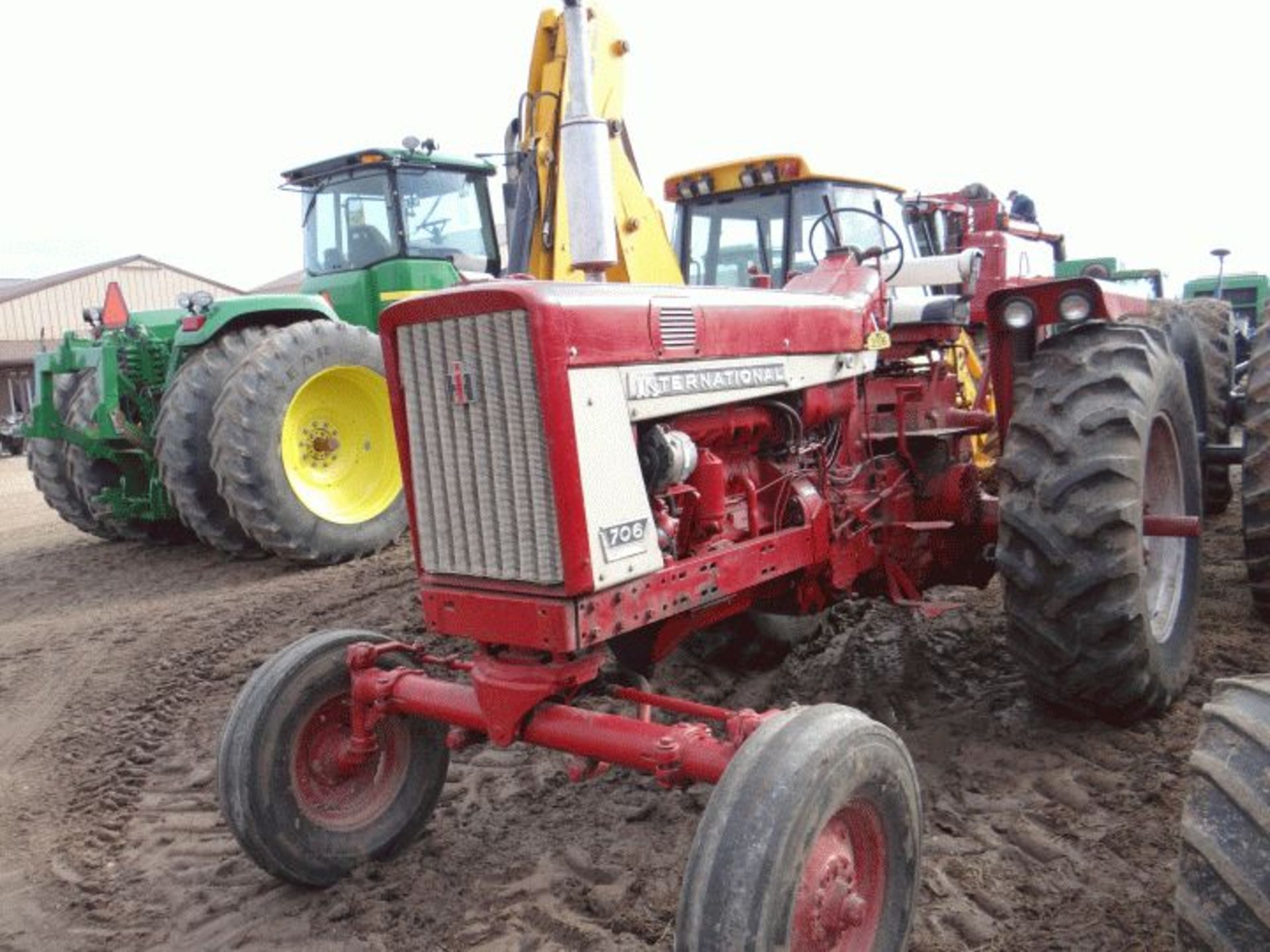 Lot # 2398 Farmall 706 Tractor Diesel, Eng Rebuilt about 10hrs Ago along with Pump, Good TA, New