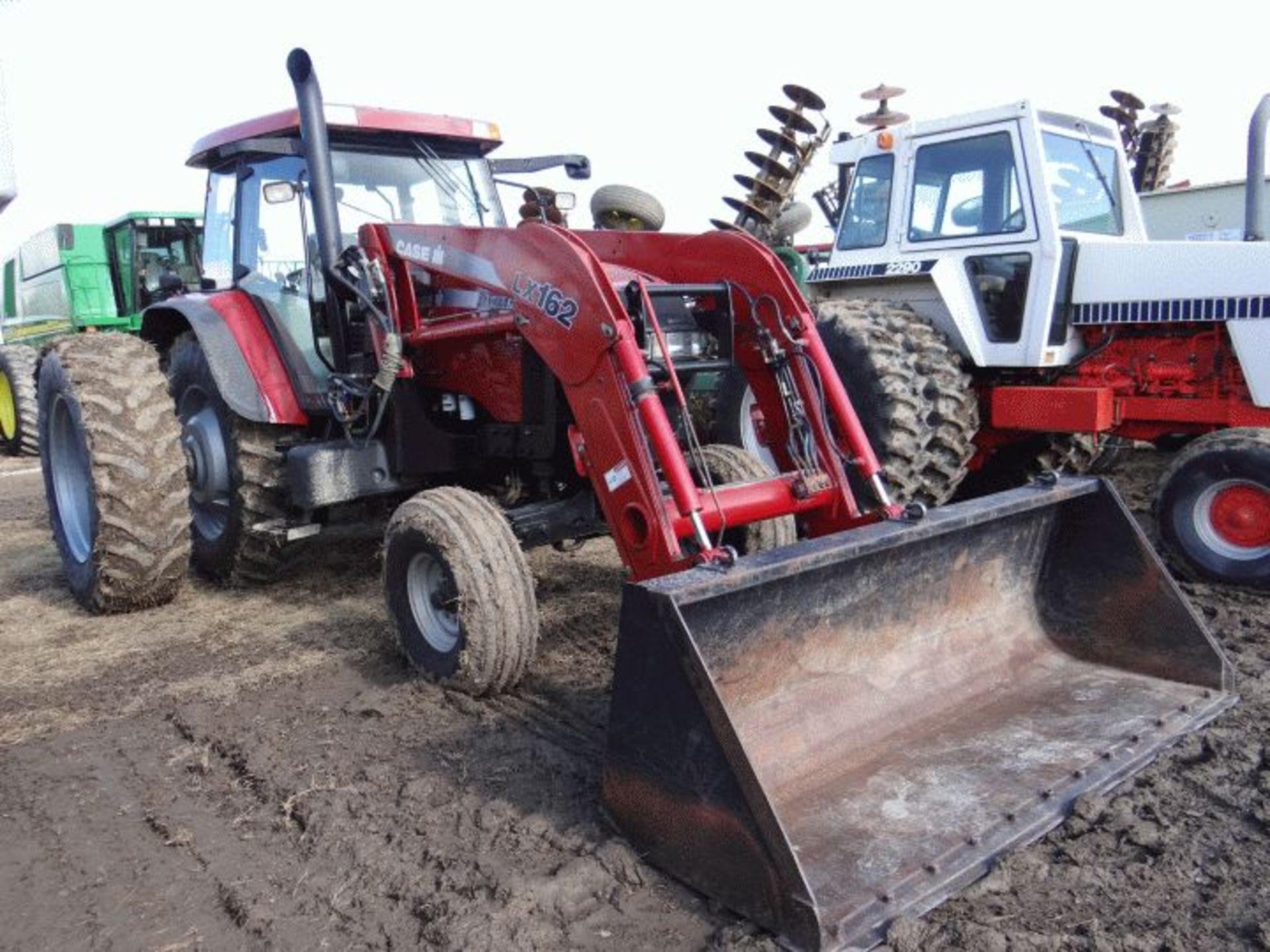 Lot # 1958 Case IH MXM155 Tractor 3900 hrs, w/LX162 Loader, Duals - Image 2 of 4