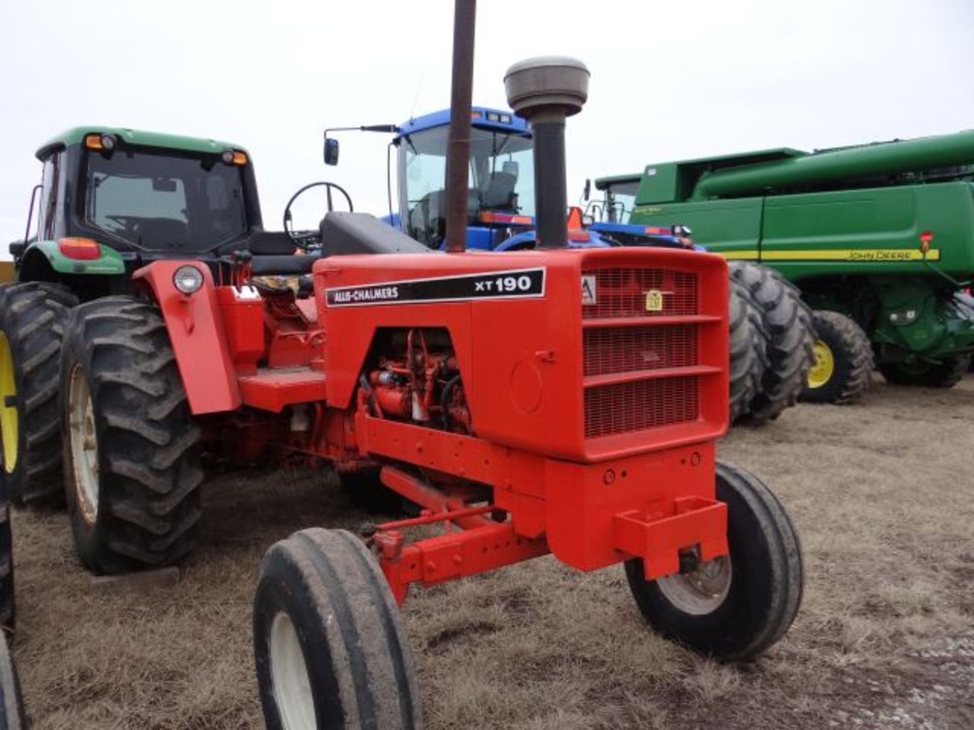 Lot # 1167 AC 190XT Tractor, 1966 #110077, OS, Diesel, 2 SCVs, Does Not Jump out of Gear - Image 2 of 4