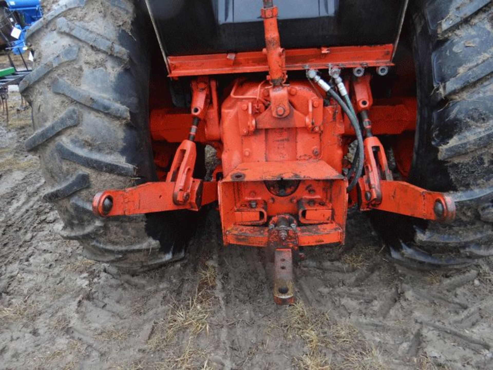 Lot # 1825 Case 1370 Tractor App 4500 hrs, w/Loader - Image 3 of 4