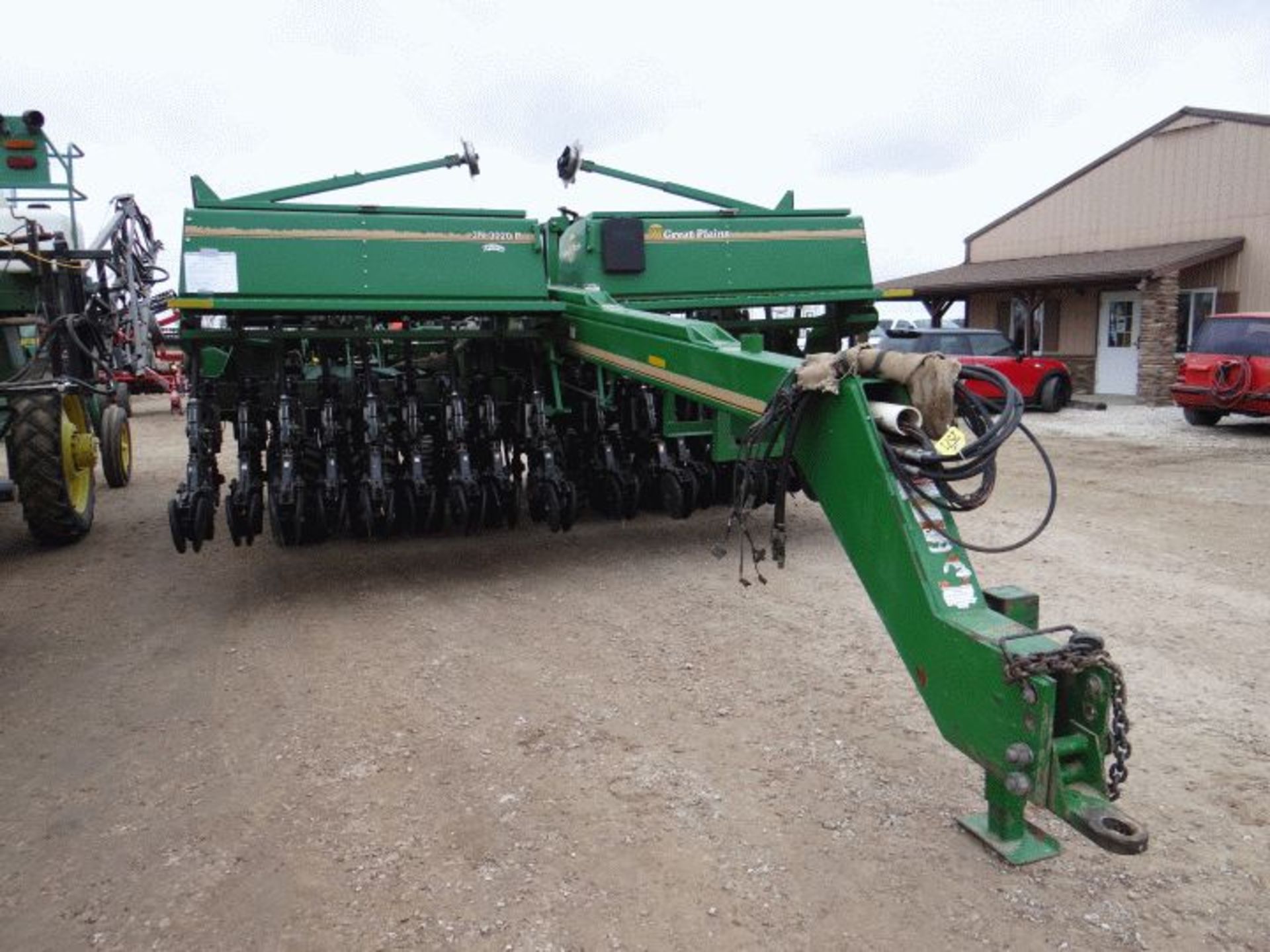 Lot # 2571 Great Plains 3N3020P Drill 10" Row Spacing, Side Depth Control Openers, Ind Hyd NT