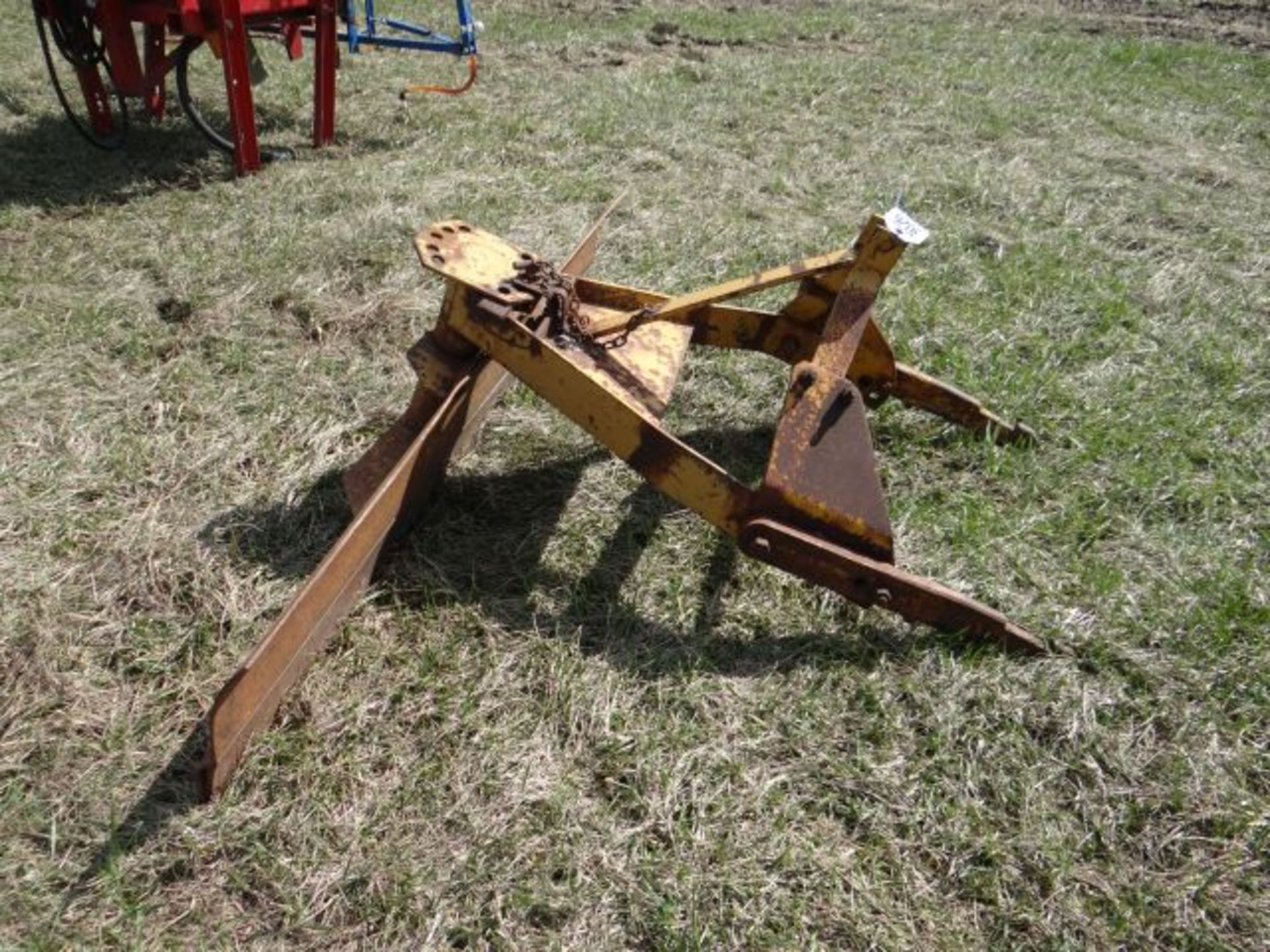 Lot 3026 IH Fast Hitch 5' Blade - Image 2 of 3