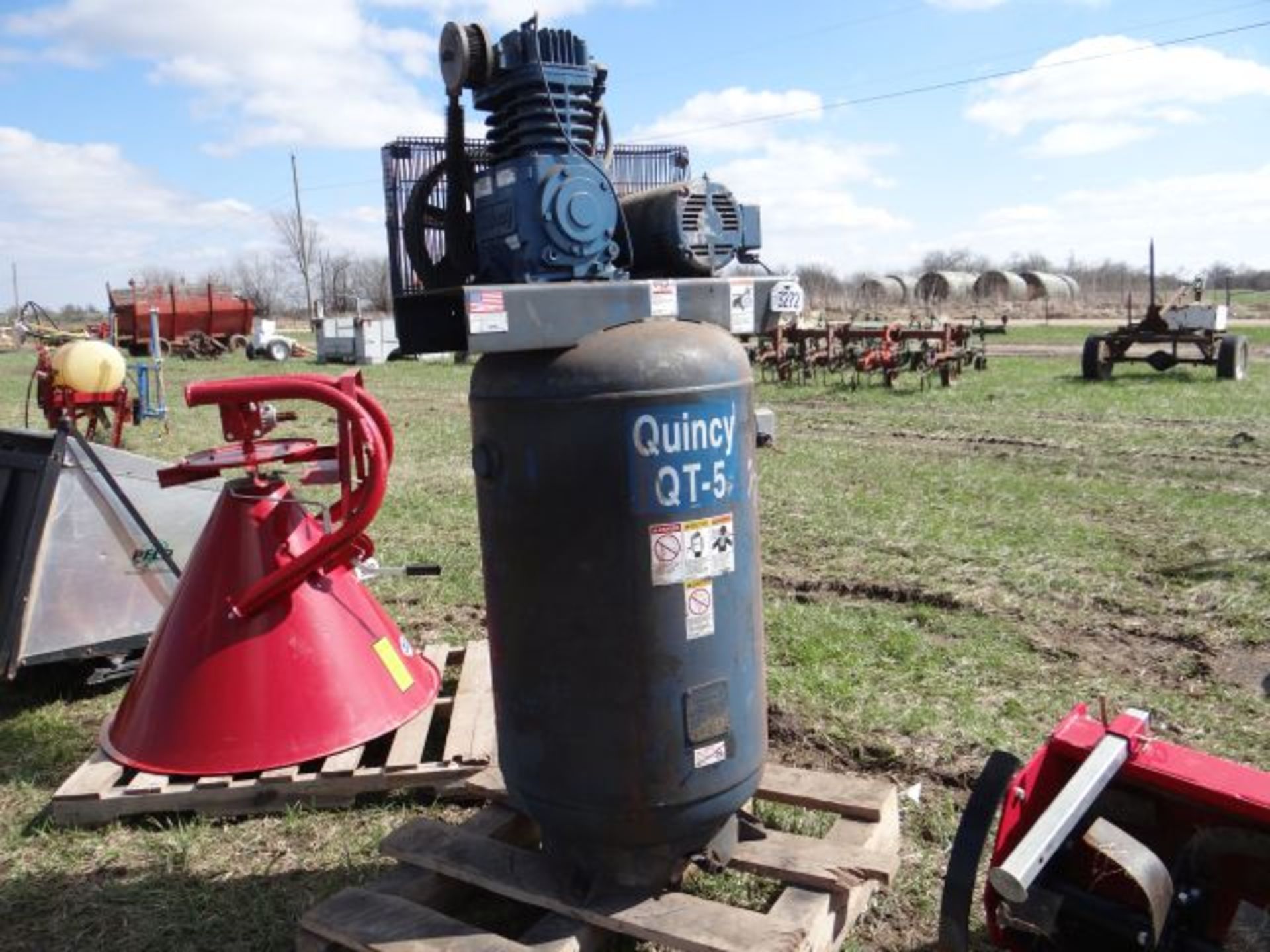 Lot 3272 Quincy 80 Gallon Air Compressor 3 Phase