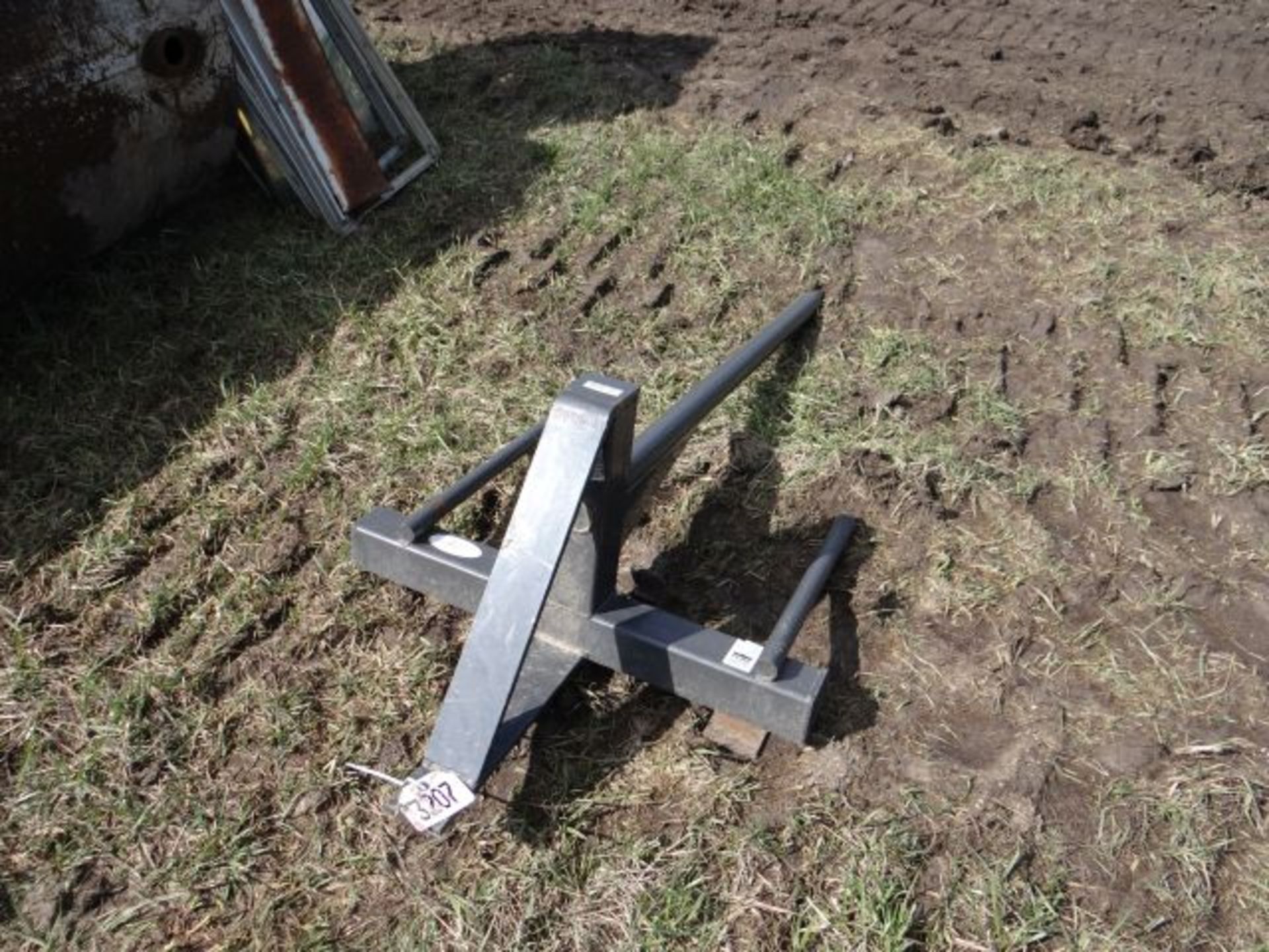 Lot 3207 Bucket Mounted Bale Spear - Image 2 of 2