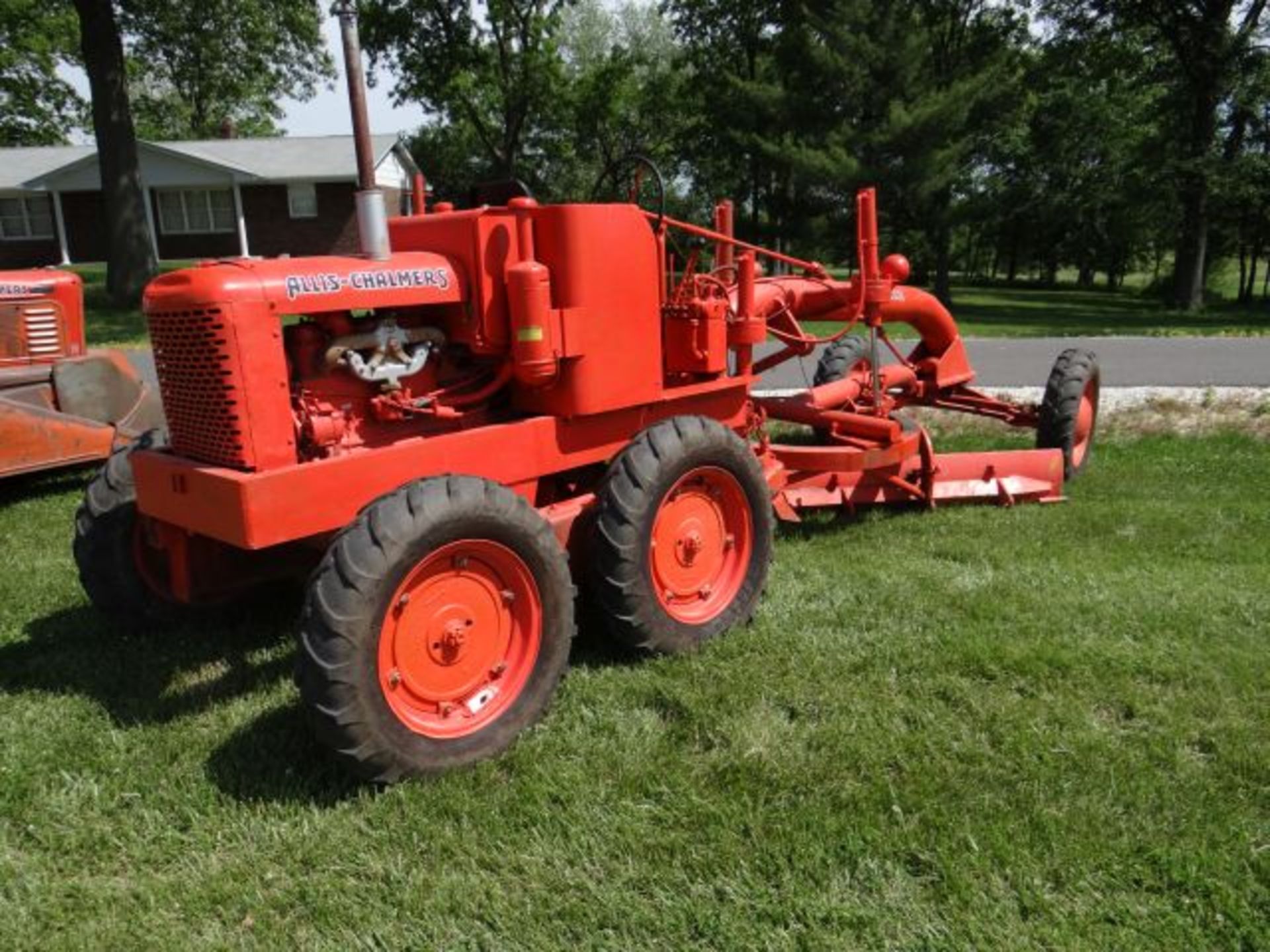 AC D Road Grader, Hyd Scarifier, Gas, WD Engine, Manual Swivel, Hyd Tilt - Image 3 of 5