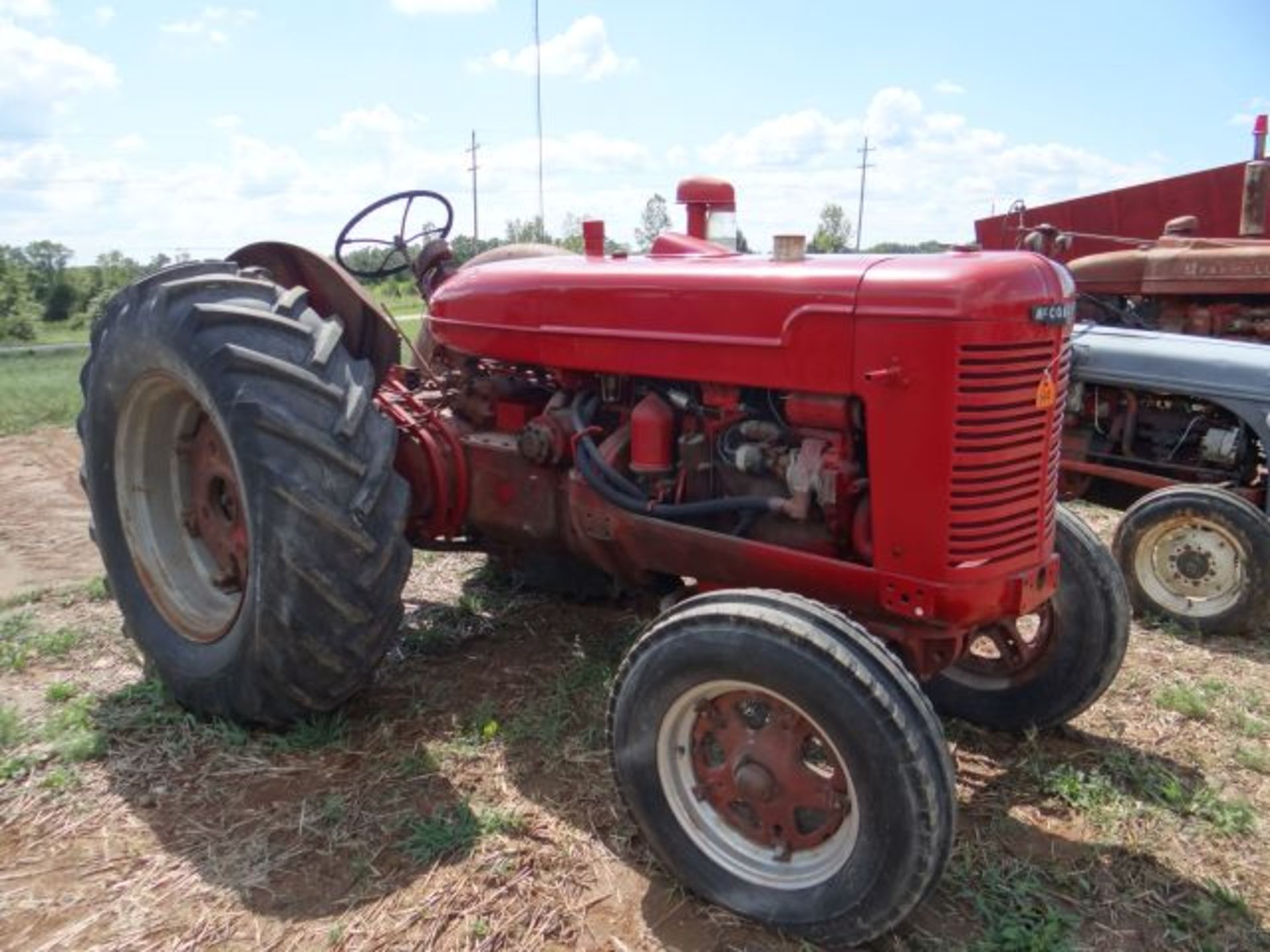 Lot 644 Farmall WD-9 Start on Gas, Runs on Diesel, PTO, 1 SCV, Does Not Run - Image 2 of 4