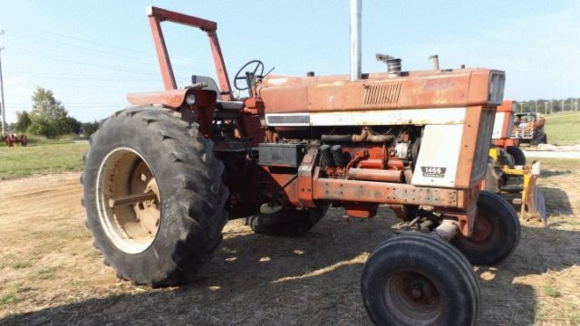 Lot 403 IH 1066 Hot Farm Pulling Tractor Good TA, Pulling Hitch, Wheelie Bars - Image 2 of 4