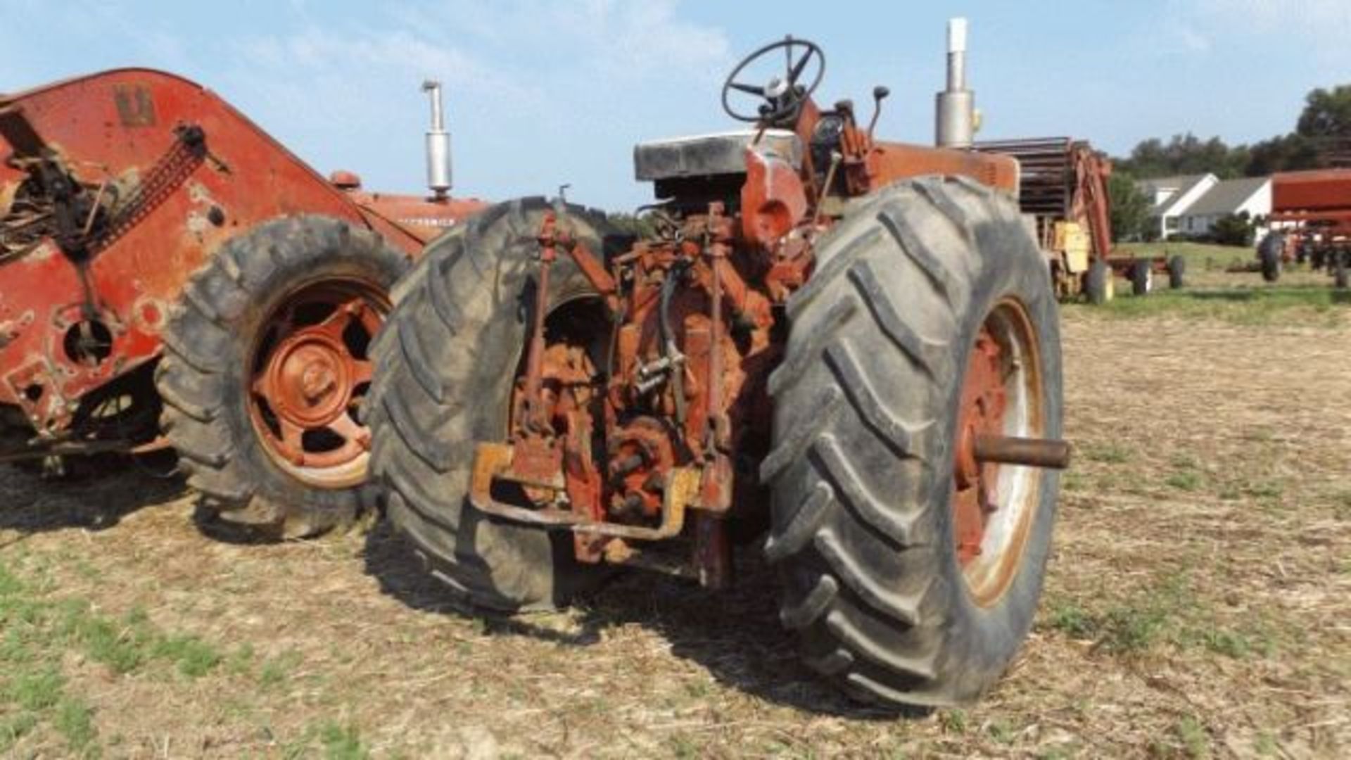 Lot 417 Farmall 706 Tractor Gas, Recent OH, Dual PTO, 1 SCV, 2pt, Fast Hitch, Good TA - Image 4 of 4