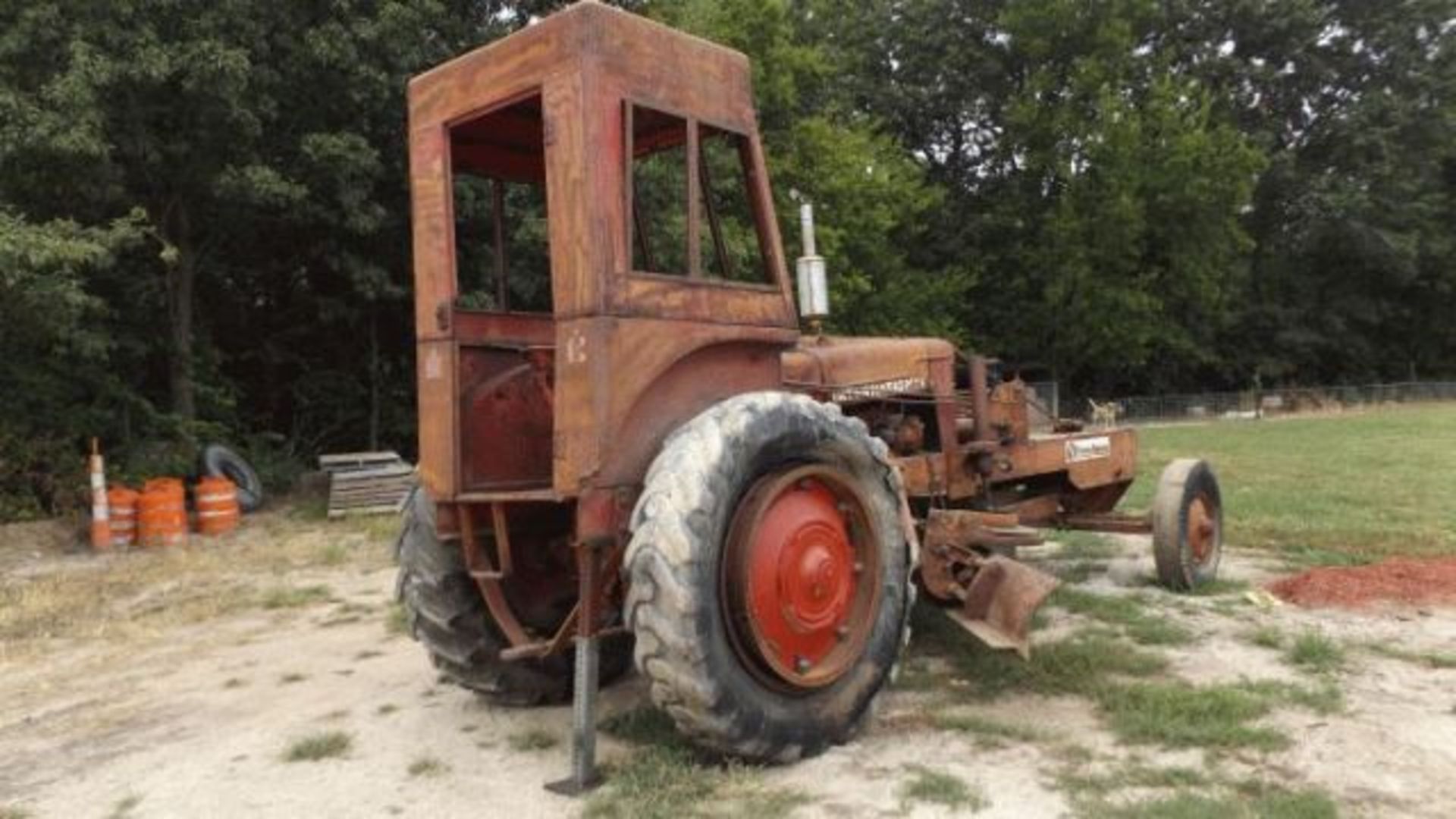 Lot 594 Farmall M Tractor w/MB Power Grader, 1948 12' Blade - Image 2 of 2