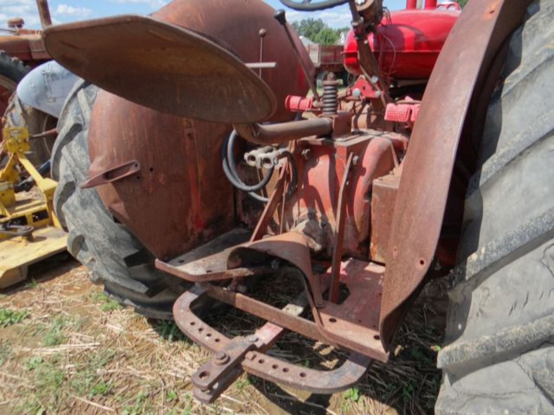 Lot 644 Farmall WD-9 Start on Gas, Runs on Diesel, PTO, 1 SCV, Does Not Run - Image 3 of 4