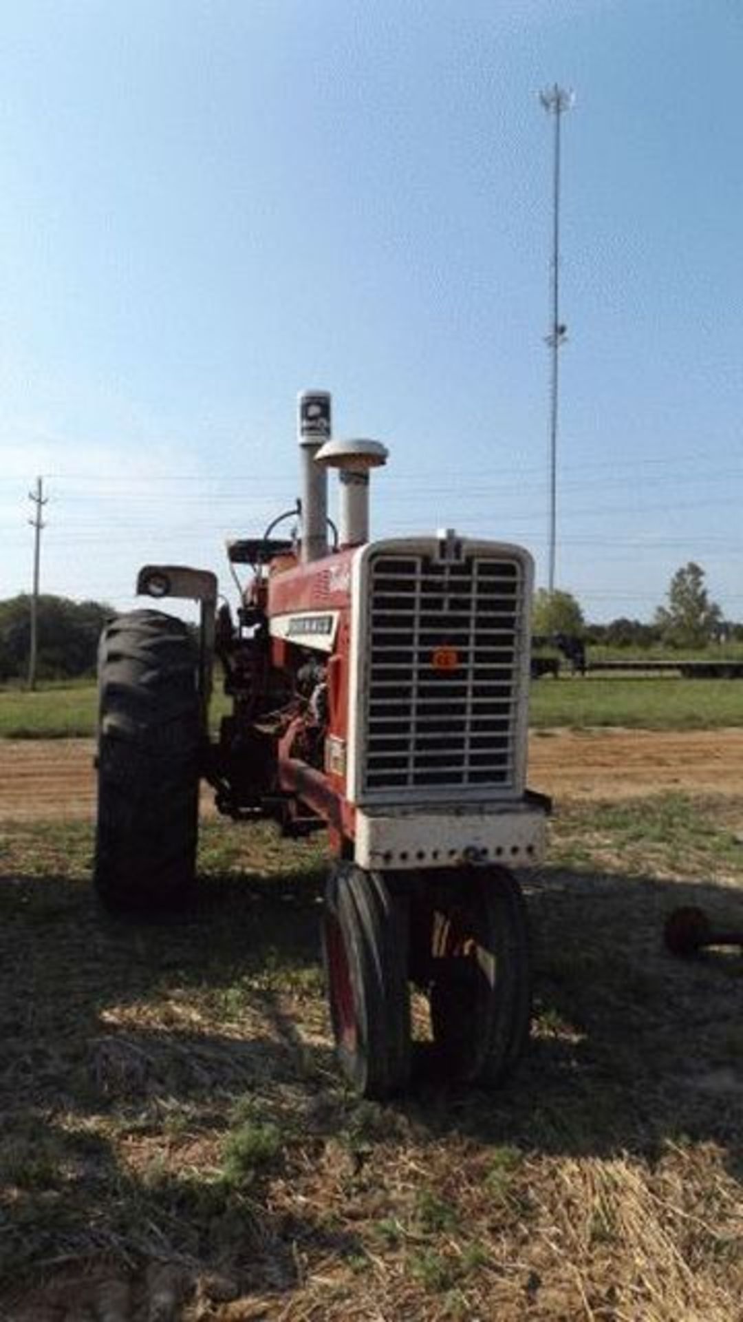 Lot 406 IH 1206 Tractor, 1967 1 SCV, 3pt, Dual PTO, NF