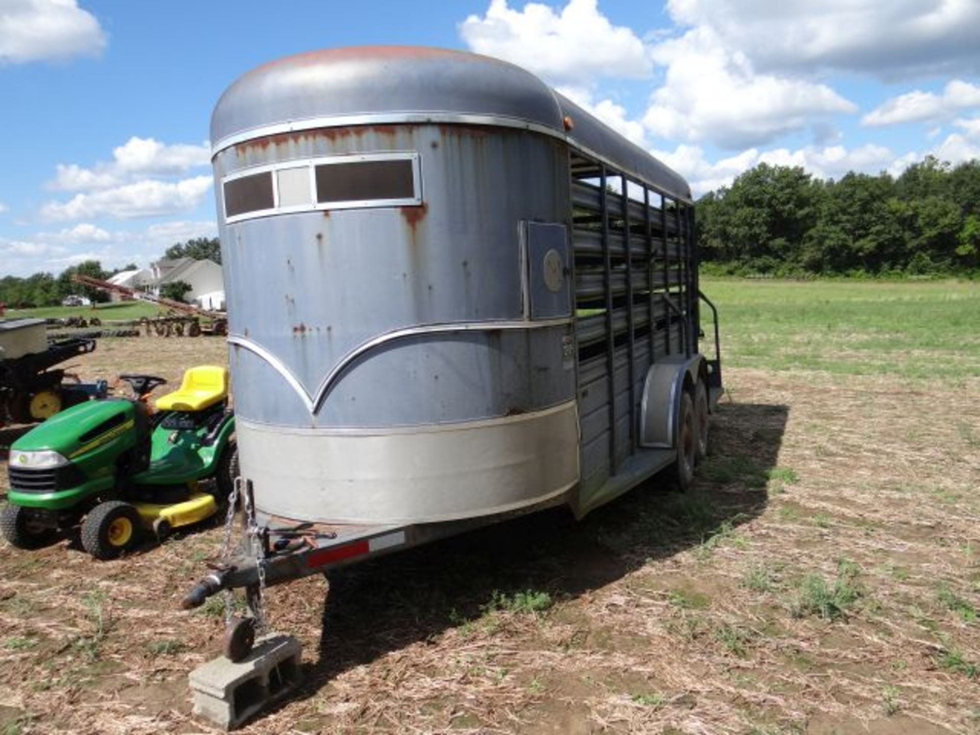 Lot 649 1987 WW Livestock Trailer 16', Bumper Hitch, Tandem Axle, New Brakes, New Break Away System