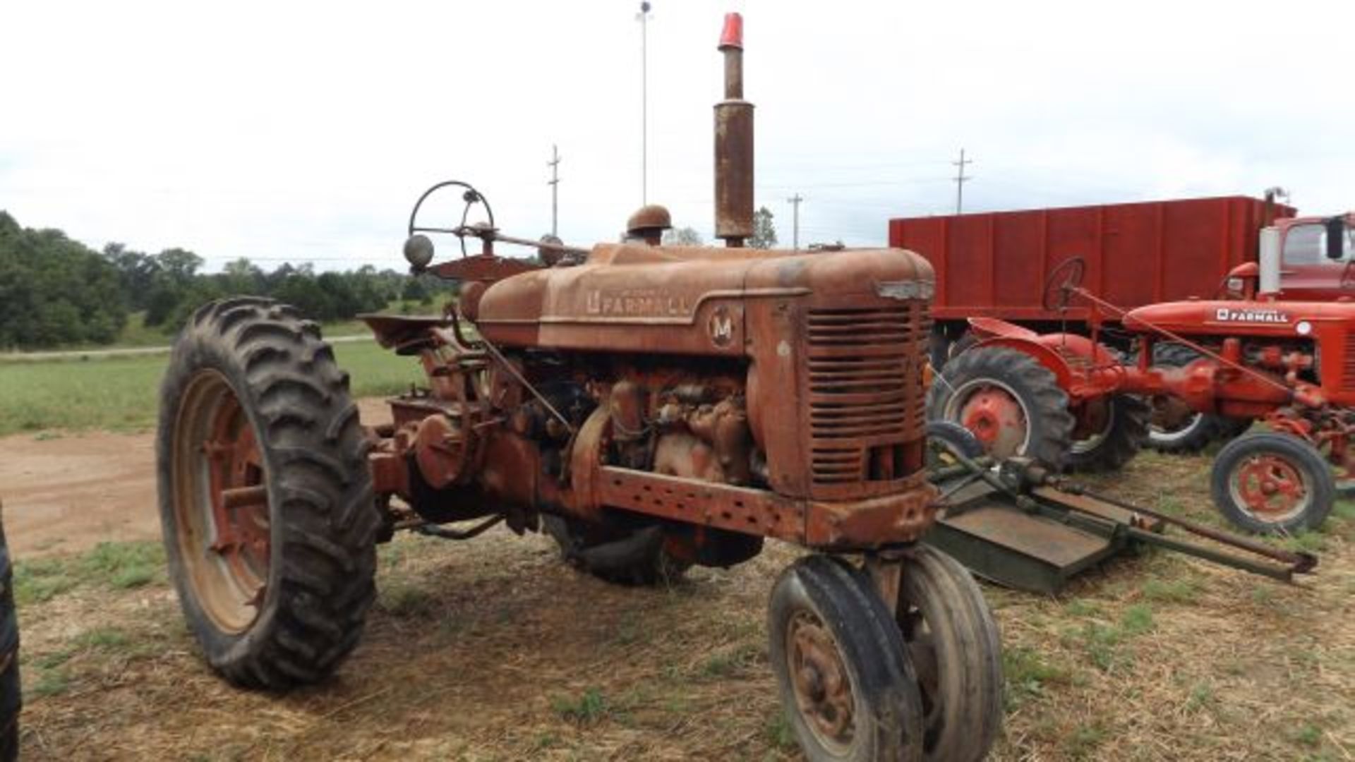 Lot 600 Farmall M Tractor 3pt, Motor Stuck - Image 2 of 3