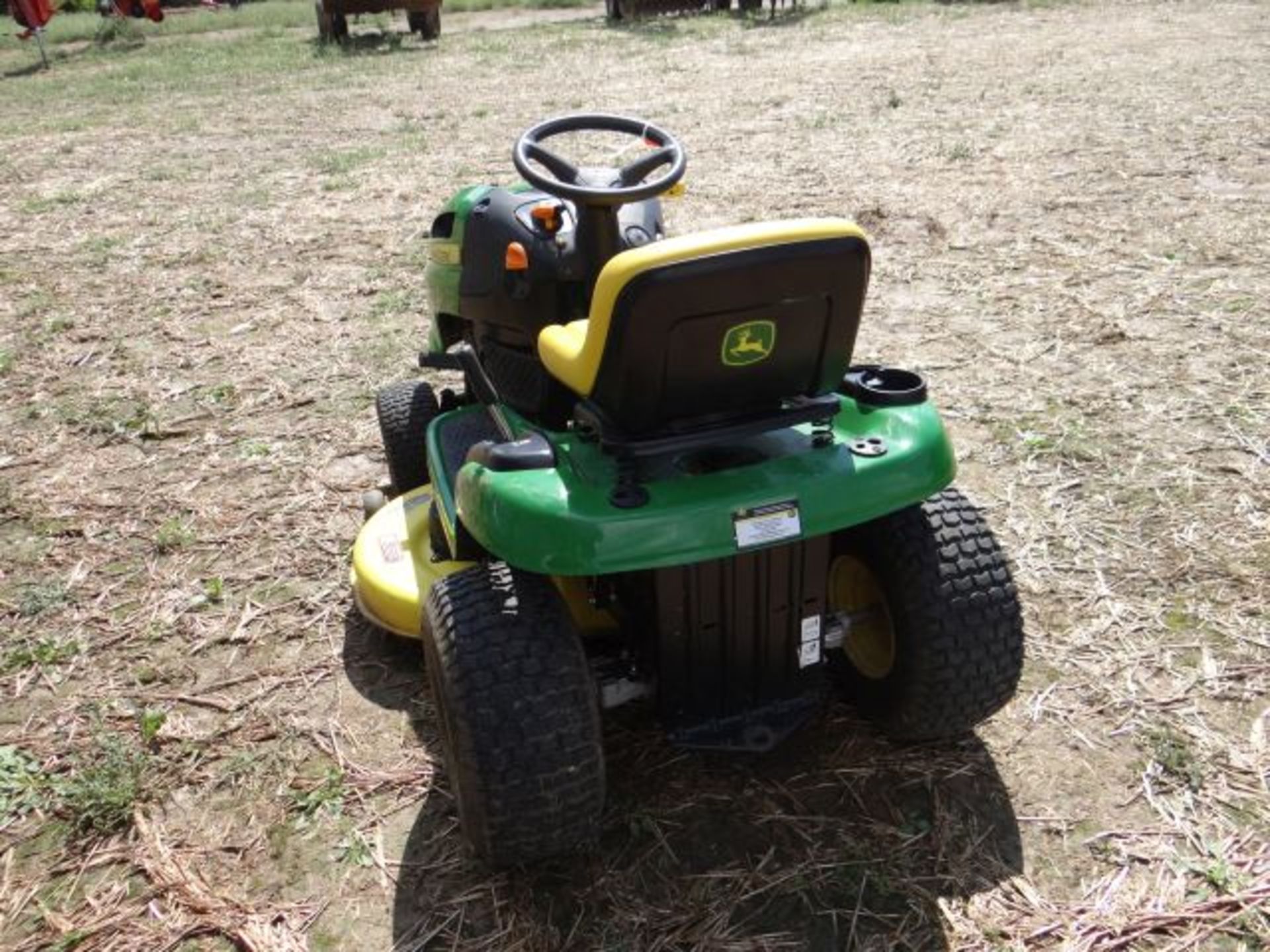 Lot 650 2006 JD 125 Riding Mower 120 hrs, 42" Deck, 20hp - Image 3 of 3