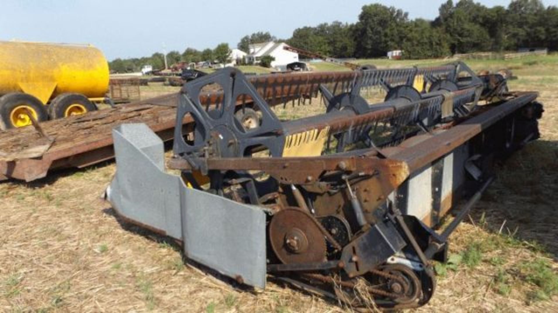 Lot 424 Gleaner 20' Platform