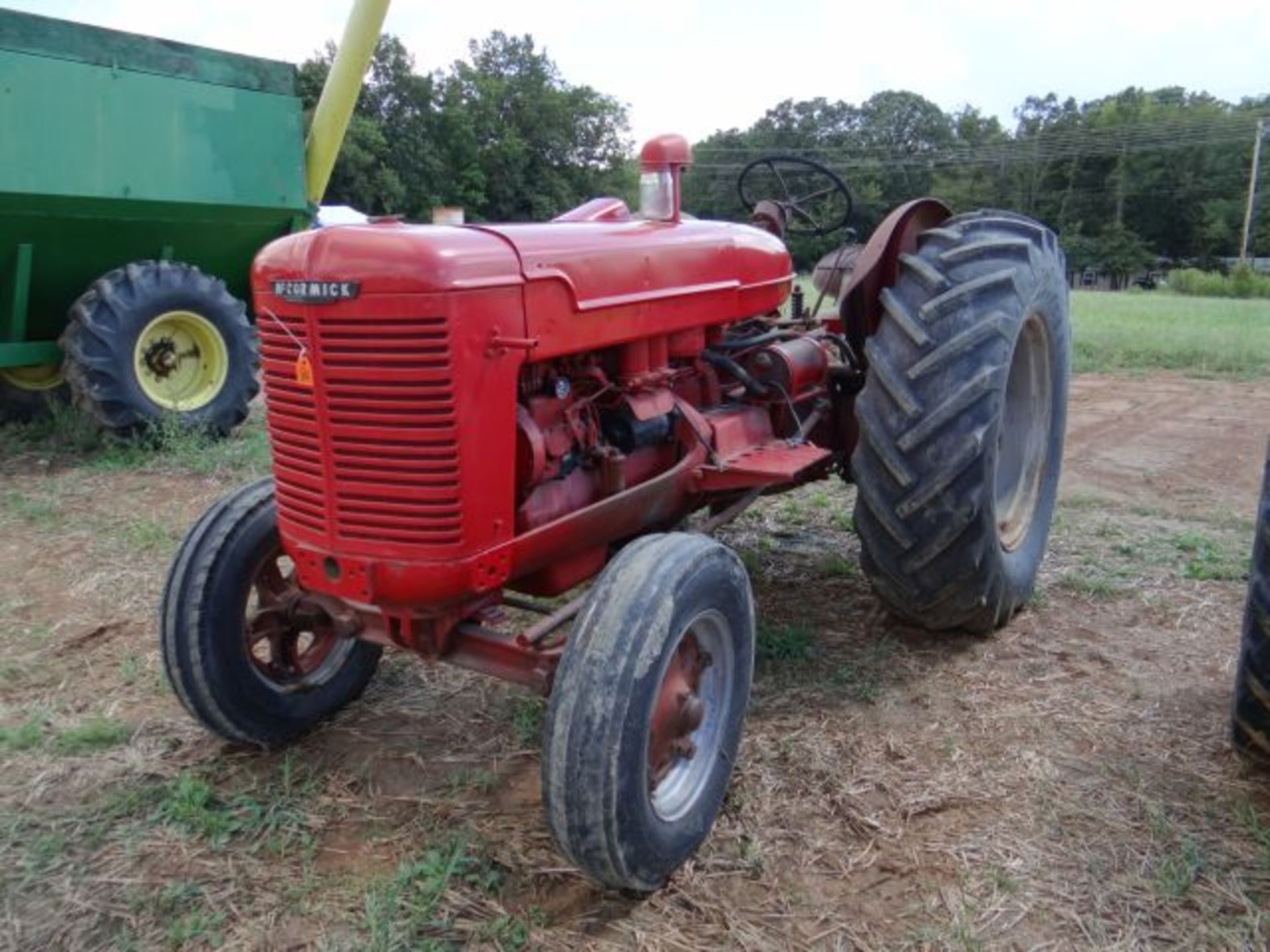 Lot 644 Farmall WD-9 Start on Gas, Runs on Diesel, PTO, 1 SCV, Does Not Run