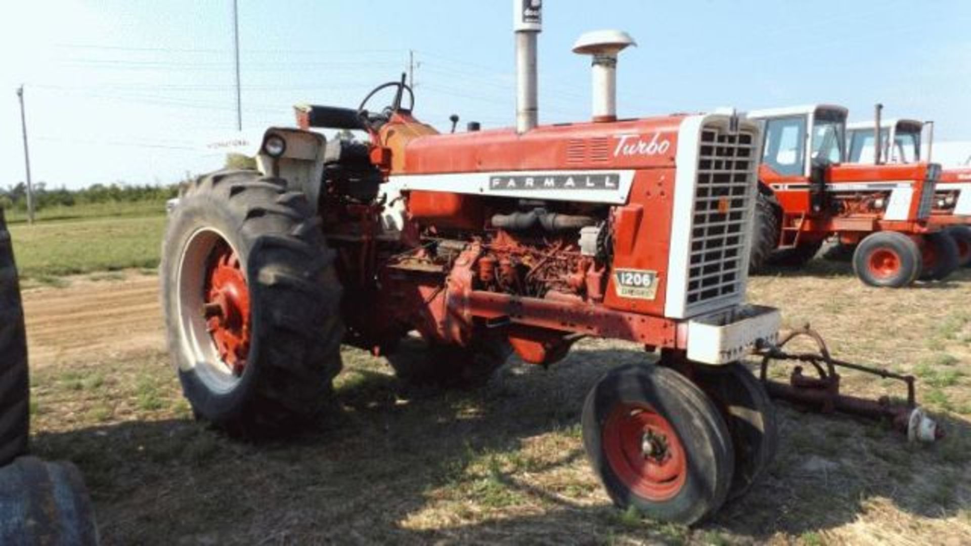 Lot 406 IH 1206 Tractor, 1967 1 SCV, 3pt, Dual PTO, NF - Image 2 of 3