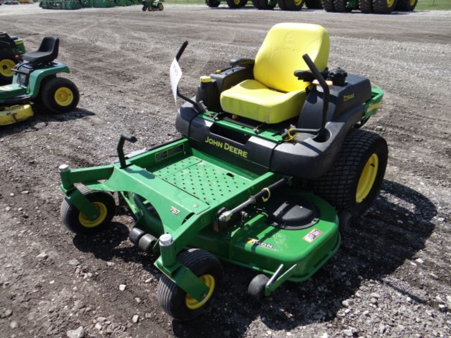 Lot 37053 - 2004 JD 757/60 Mid Z Pro Mower 756 hrs, 25hp, Kawasaki Air Cooled, 60" Deck, - Image 2 of 3