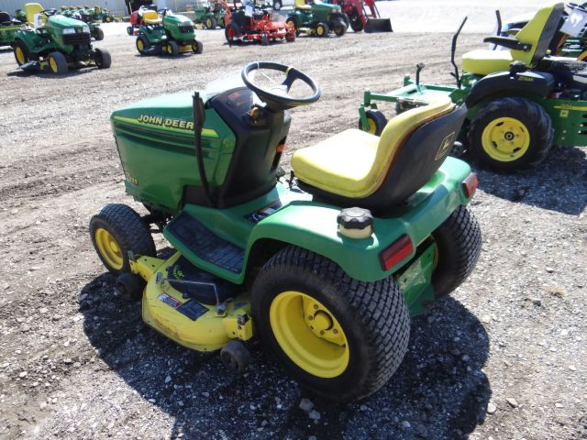 Lot 14514 - 1999 JD GT235/48 Mower No Meter, 18hp, V-Twin, Air Cooled, Hydro, 48" Deck, - Image 3 of 4