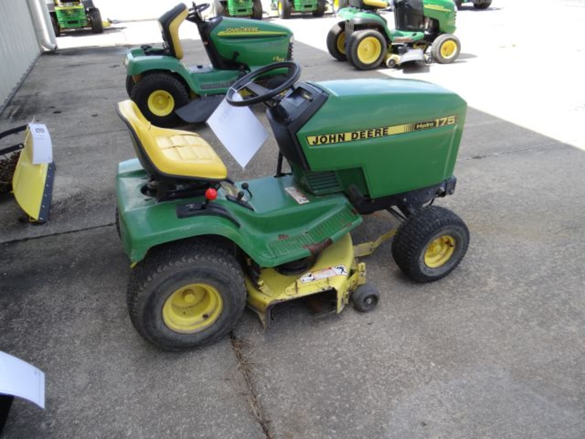 Lot 96010 - 1989 JD 175/38 Mower Hydro, 14hp, Kawasaki, Air Cooled, Hydro, 38" Deck, Not Serviced, - Image 2 of 3