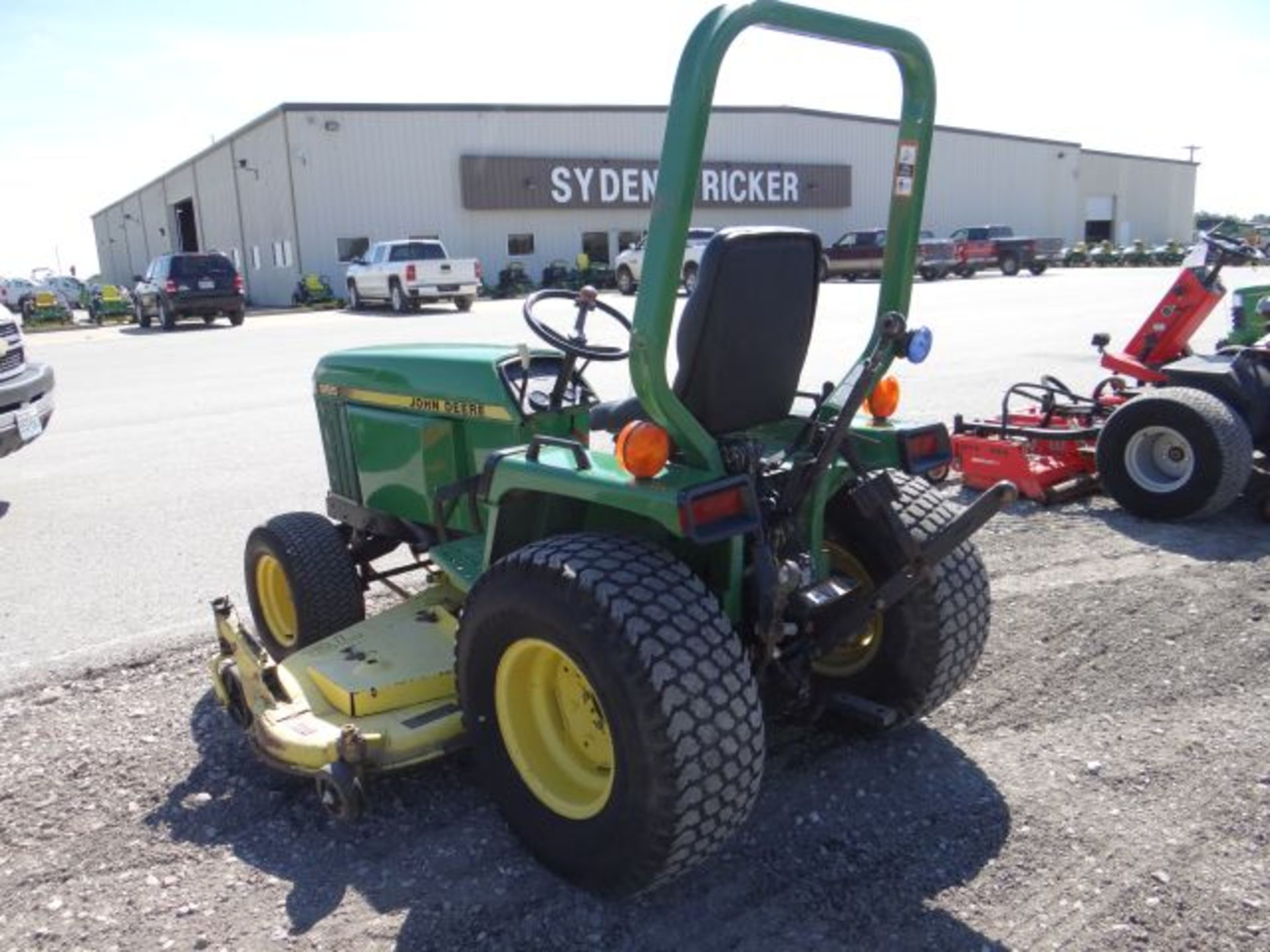 Lot 65163 - 1994 JD 855 Compact Tractor 1012 hrs, 24hp, Diesel, 2wd, 2sp Hydro, Standard ROPS, - Image 3 of 4