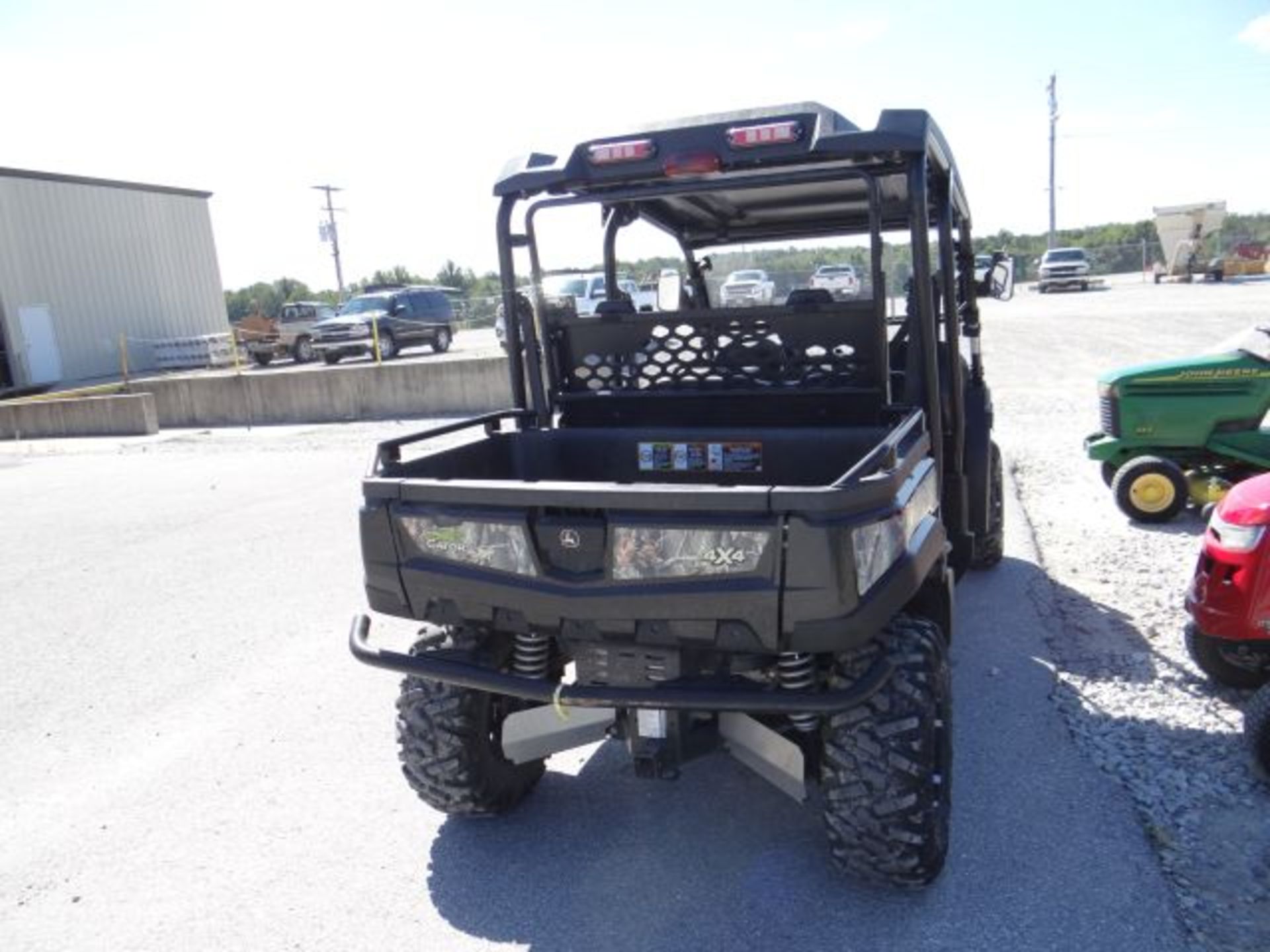 Lot 11286 - 2012 JD XUV 550 Gator 116 hrs, 16hp, Briggs, Air Cooled, 4wd, Camo, Alloy Wheels, Radial - Image 3 of 4