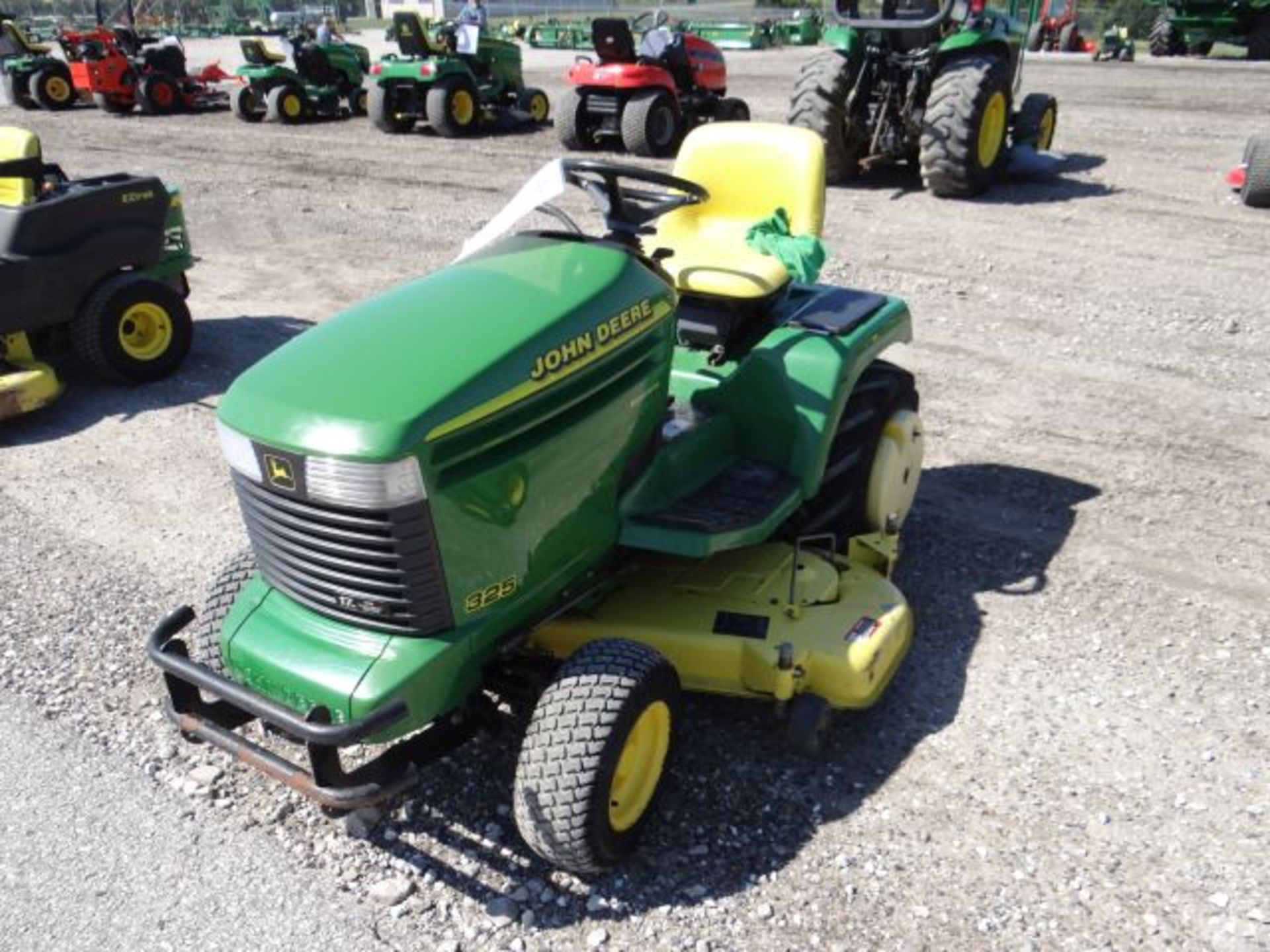 Lot 24788 - 1999 JD 325/54 Mower 915 hrs, 18hp, Kawasaki, Air Cool, Hydro, 54" Deck, M00325B024788 - Image 2 of 4