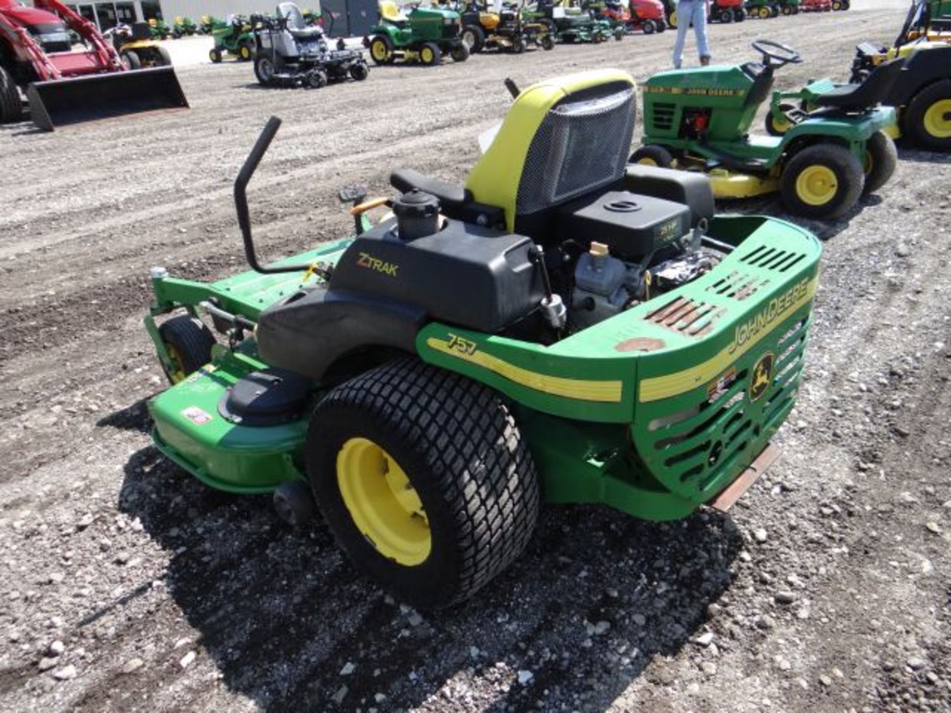 Lot 37053 - 2004 JD 757/60 Mid Z Pro Mower 756 hrs, 25hp, Kawasaki Air Cooled, 60" Deck, - Image 3 of 3