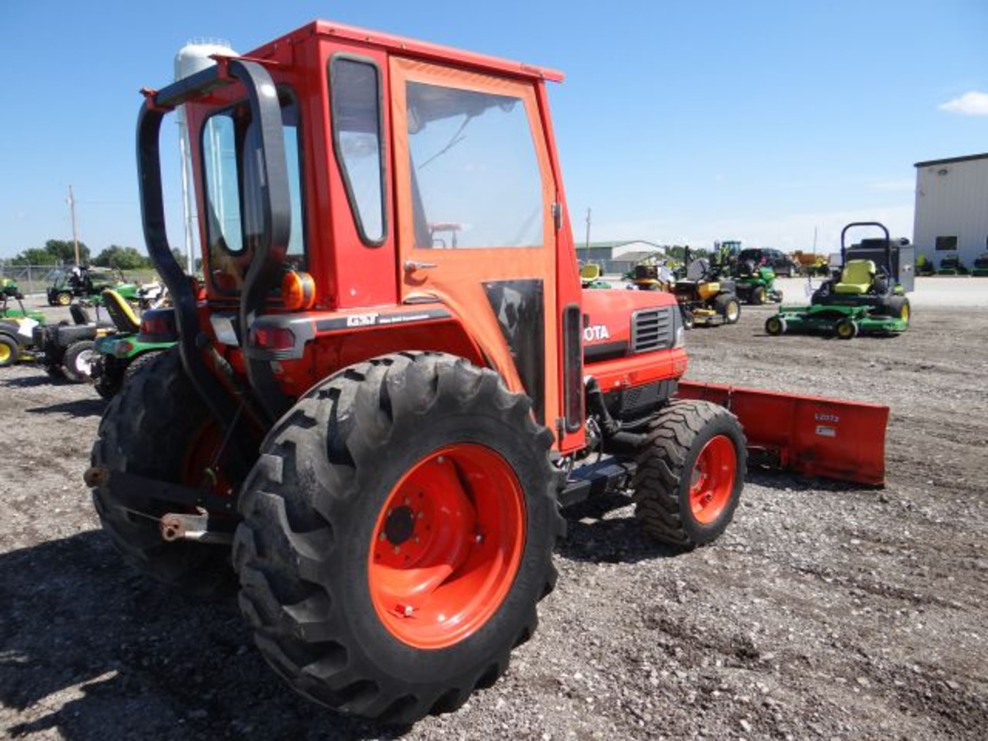 1996 Kubota L3600 Compact Tractor 571 hrs, 38hp, MFWD, Soft Side Cab & Heat, No Air, 8F/8R Glide - Image 5 of 5