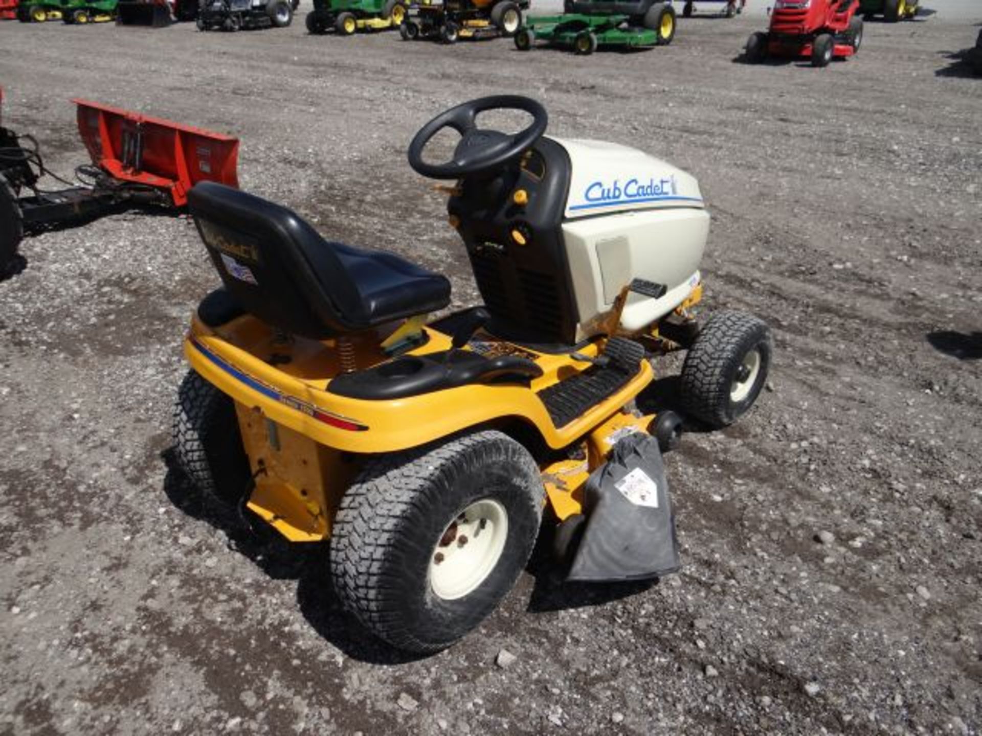 2002 Cub Cadet 1515/38 Mower 329 hrs, 15hp, Kohler, Air Cool, Hydro, 38" Deck, New Battery, Not - Image 3 of 3