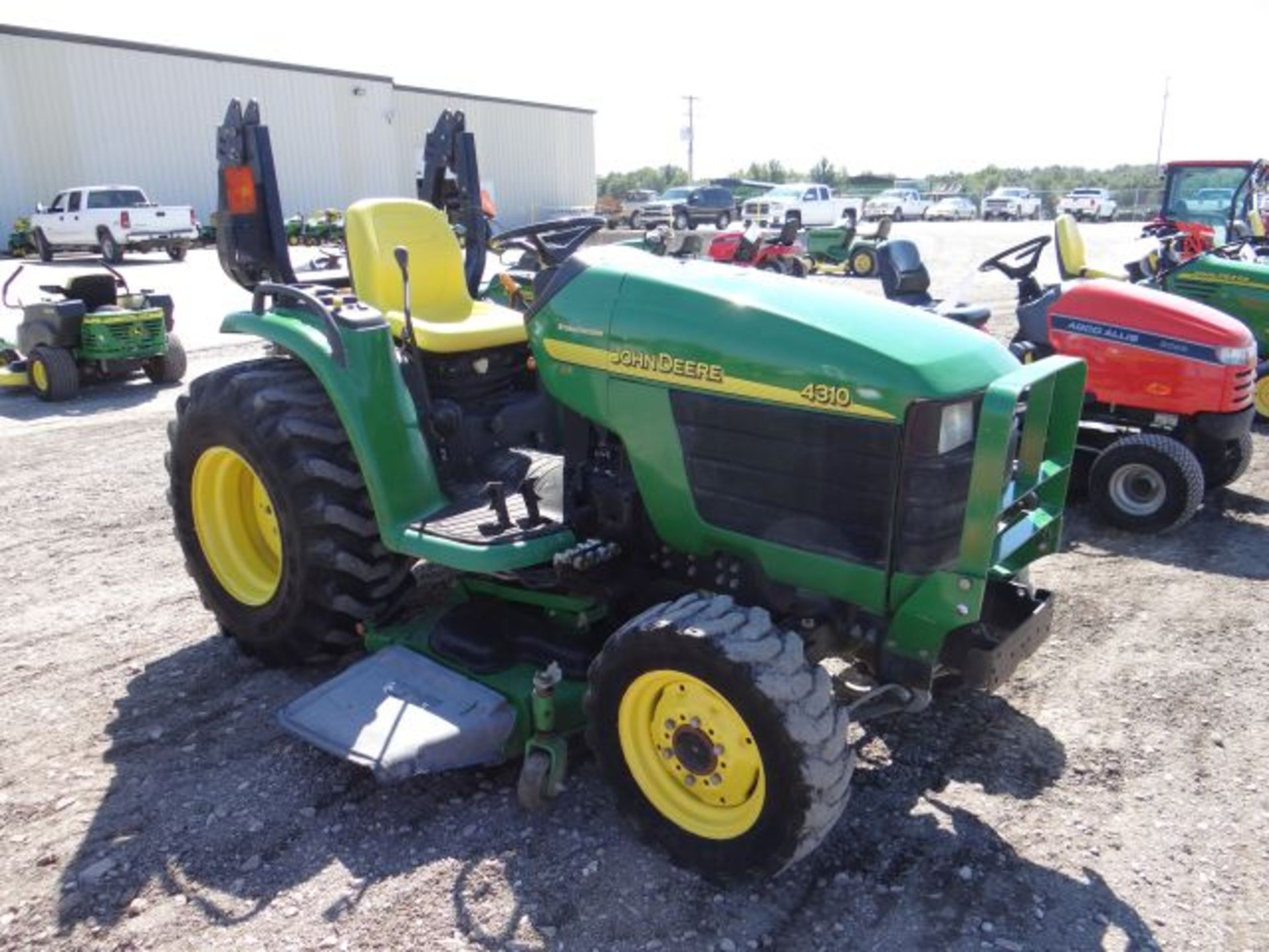 Lot 30476 - 2002 JD 4310 Compact Tractor 3500 hrs, 32hp, Diesel, MFWD, 3sp Hydro, Folding ROPS, - Image 3 of 5