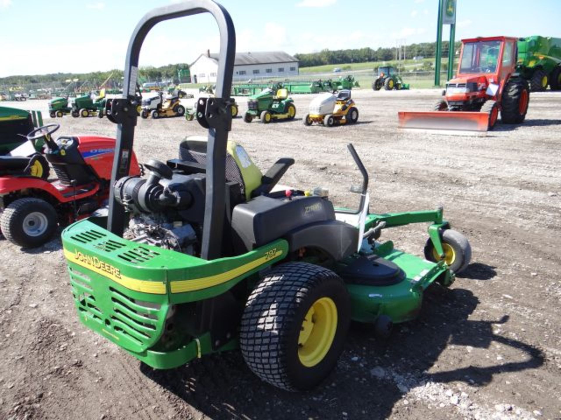 Lot 50261 - 2007 JD 797/72 Mid Z Pro Mower 2013 hrs, 29hp, Kawasaki, Water Cool, Fuel Injection, 72" - Image 4 of 4