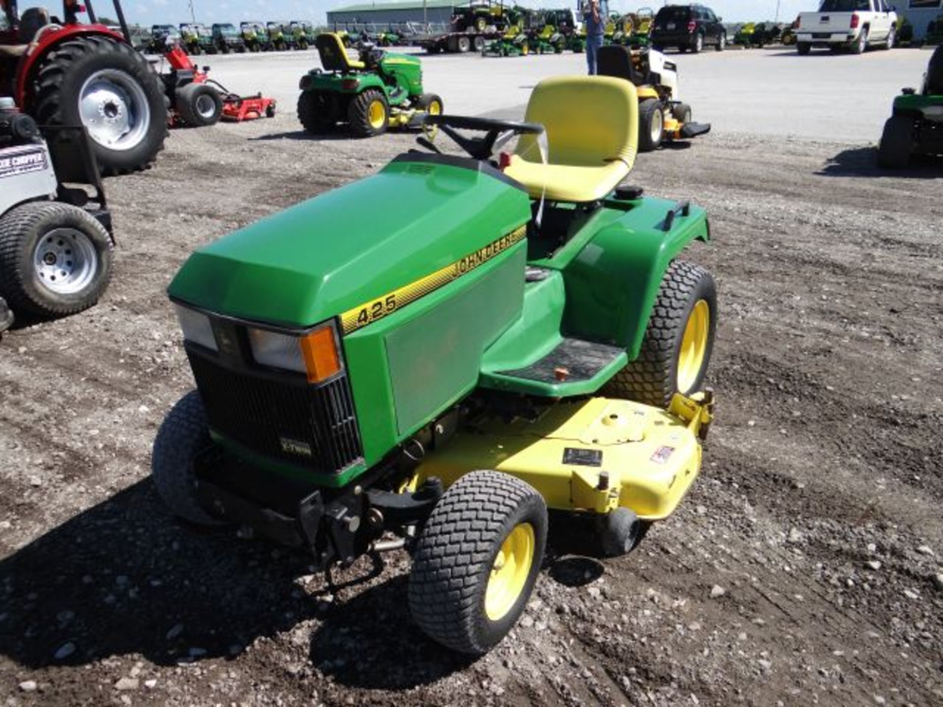 Lot 23333 - 1994 JD 425/54 Mower 1431 hrs, 20hp, Kawasaki, Water Cooled, Hydro, Power Steer, Diff - Image 2 of 4