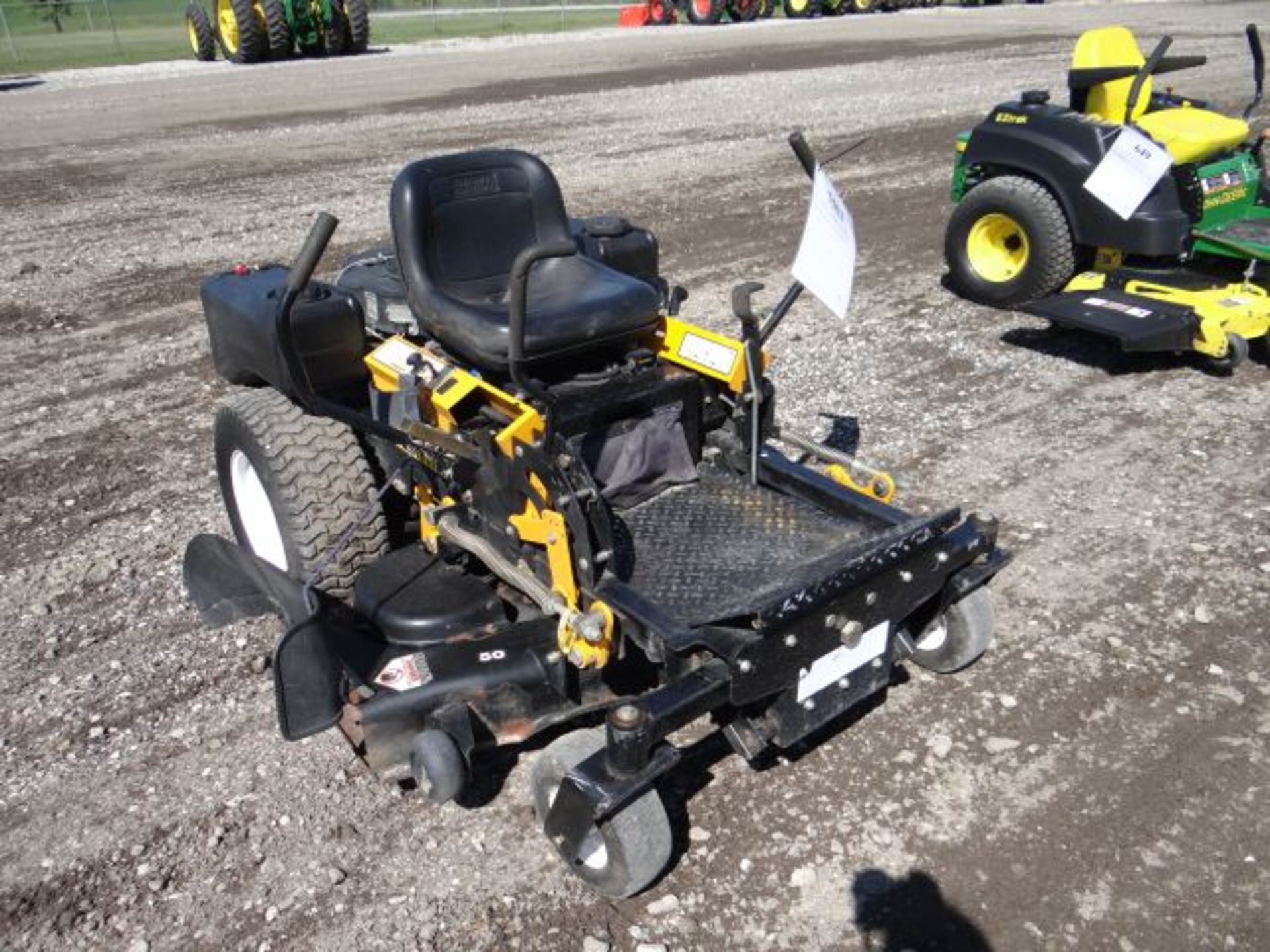 Lot 7502 - 2005 Cub Cadet M50KMS Zero Turn Mower 400 hrs, 23hp, Kohler, Air Cool, 50" Deck, - Image 2 of 4