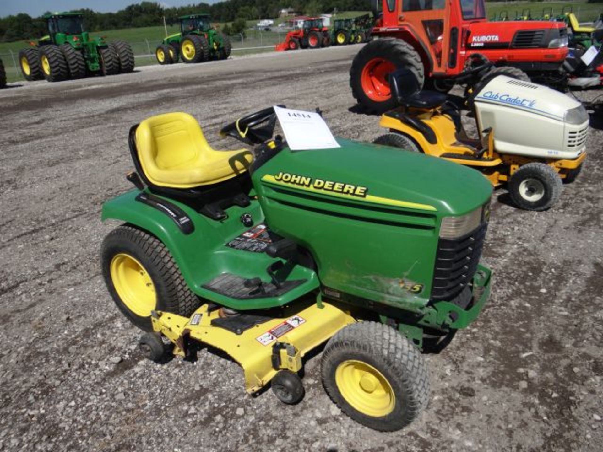 Lot 14514 - 1999 JD GT235/48 Mower No Meter, 18hp, V-Twin, Air Cooled, Hydro, 48" Deck,