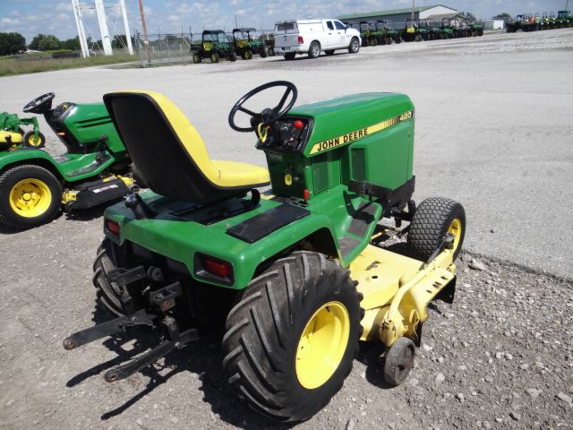 1992 JD 420/60 Mower 1552 hrs, 20hp, Onan, Air Cooled, 2sp Hydro, Hand Control, PS, Diff Lock, Hyd - Image 4 of 4