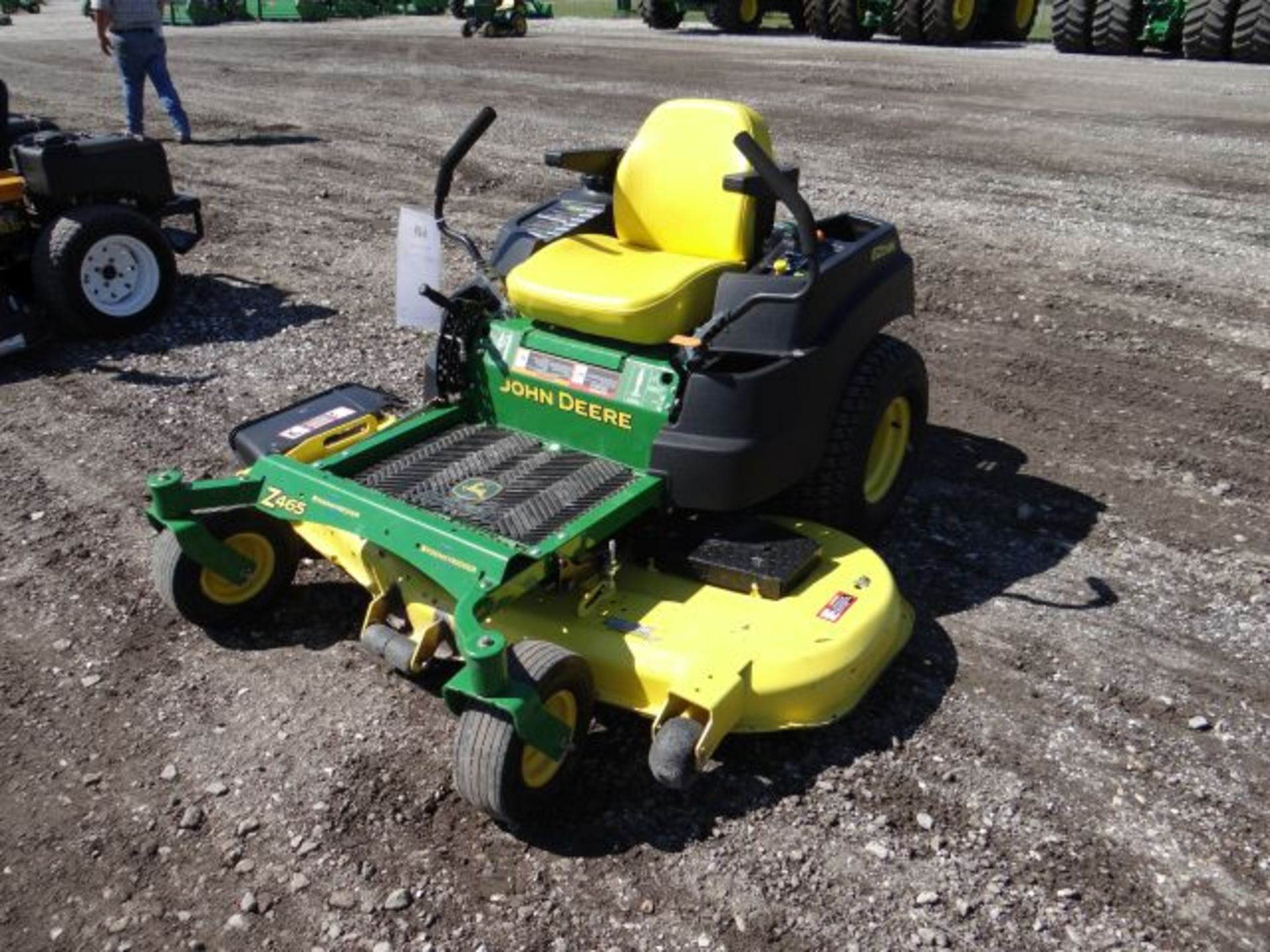 Lot 649 - 2011 JD Z465/62 EZtrak Mower 87 hrs, 27hp, Briggs, Air Cooled, Zero Turn, 62" Deck, - Image 2 of 4