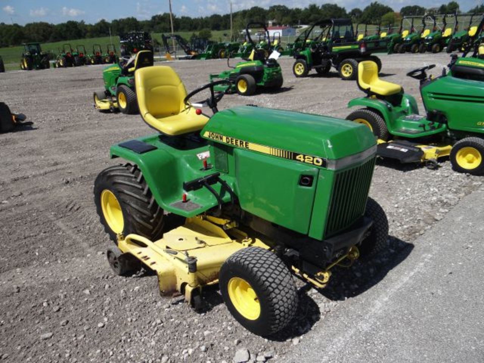 1992 JD 420/60 Mower 1552 hrs, 20hp, Onan, Air Cooled, 2sp Hydro, Hand Control, PS, Diff Lock, Hyd