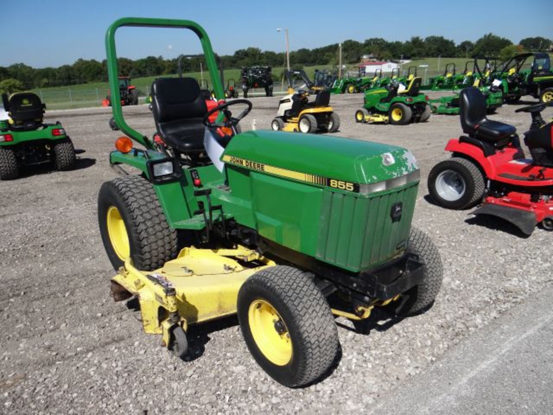 Lot 65163 - 1994 JD 855 Compact Tractor 1012 hrs, 24hp, Diesel, 2wd, 2sp Hydro, Standard ROPS,