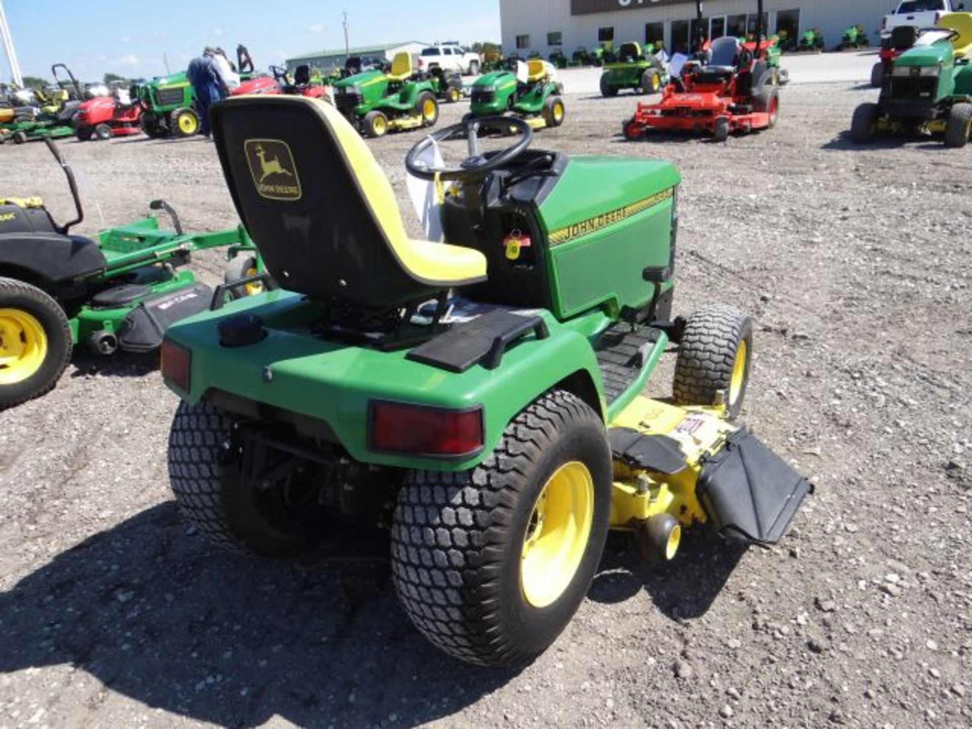 Lot 10600 - 1992 JD 445/54 Mower 1200 hrs, 22hp, Kawasaki, EFI, Water Cooled, Hydro, Power Steer, - Image 3 of 4