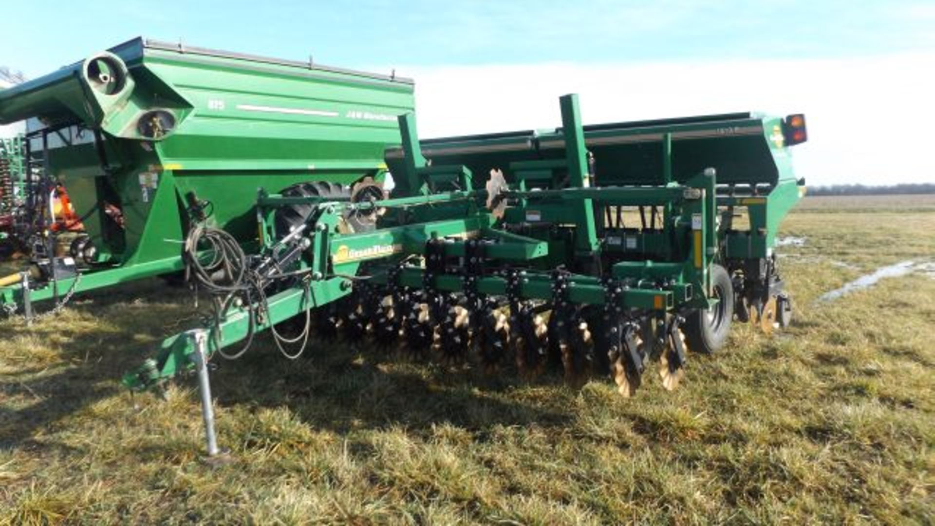 Great Plains 1510P Drill, 24’, 7 ½” Spacing, w/CPH 15 No Till Caddy, Sr#102690