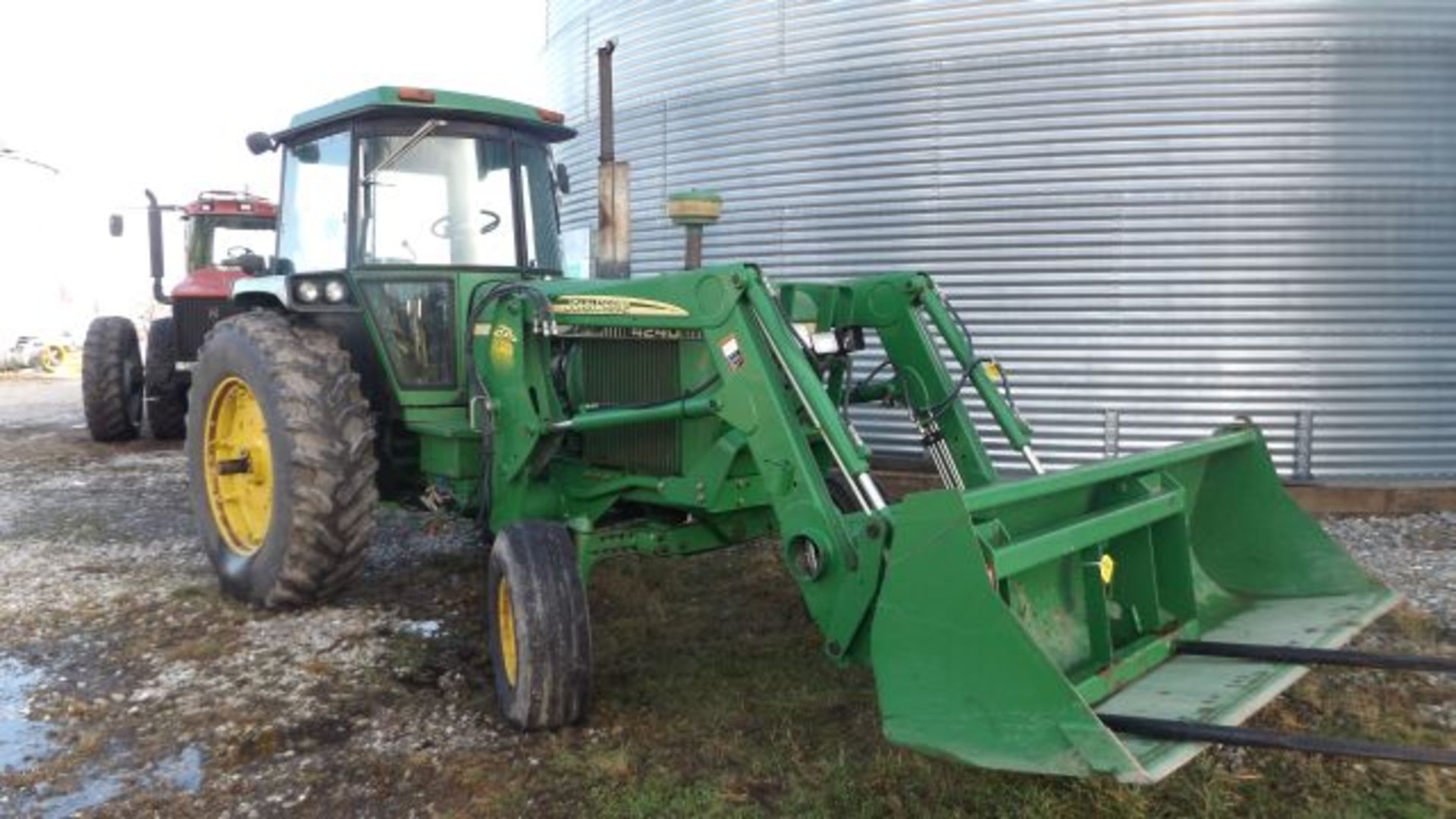 1981 JD 4240 Tractor, 7956 Hrs., CAH, QR, w/721 NSL Loader, 18.4x38 Clamp on Duals, Sr#4240H022008 - Image 5 of 5