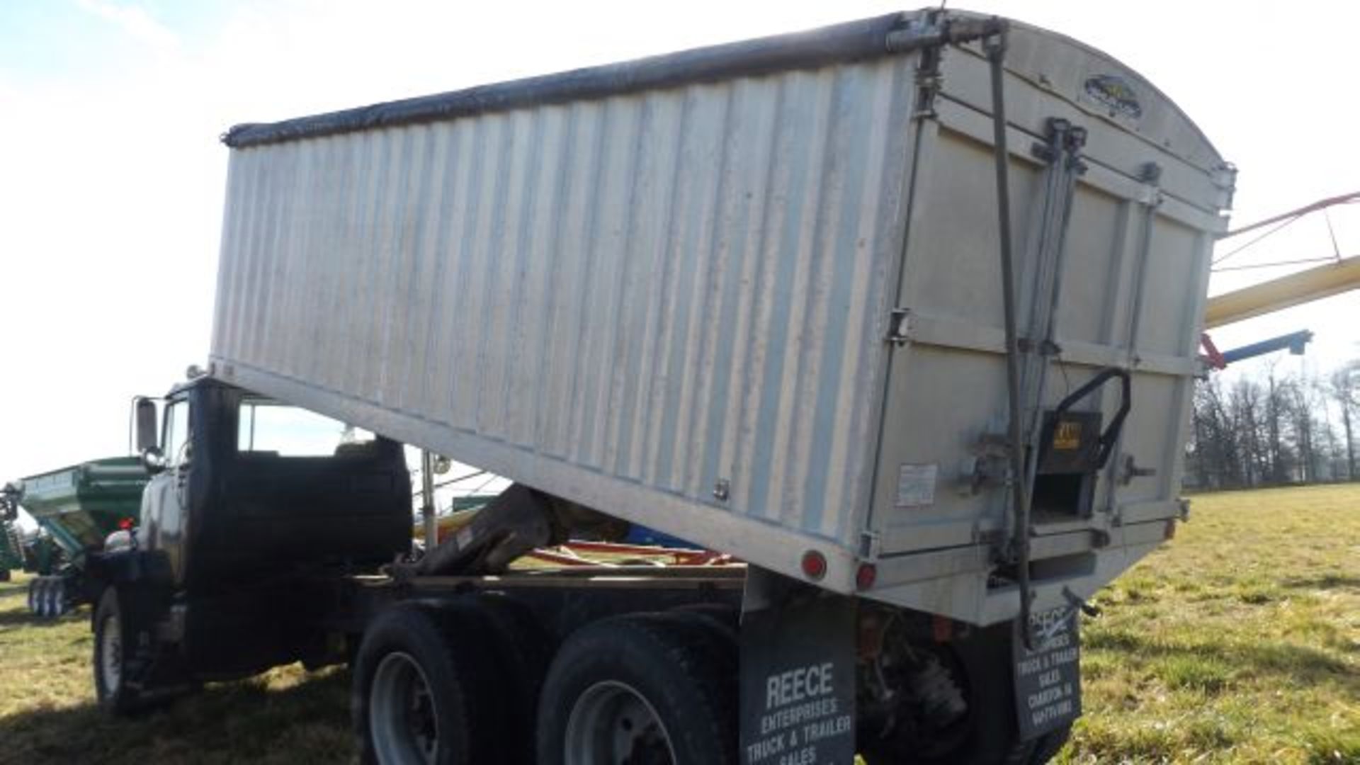 1981 Mack DM6855 Grain Truck, 18’ Bed, Allison Auto, Mack Engine, Vin#1M2B120C7BA049085 - Image 5 of 5