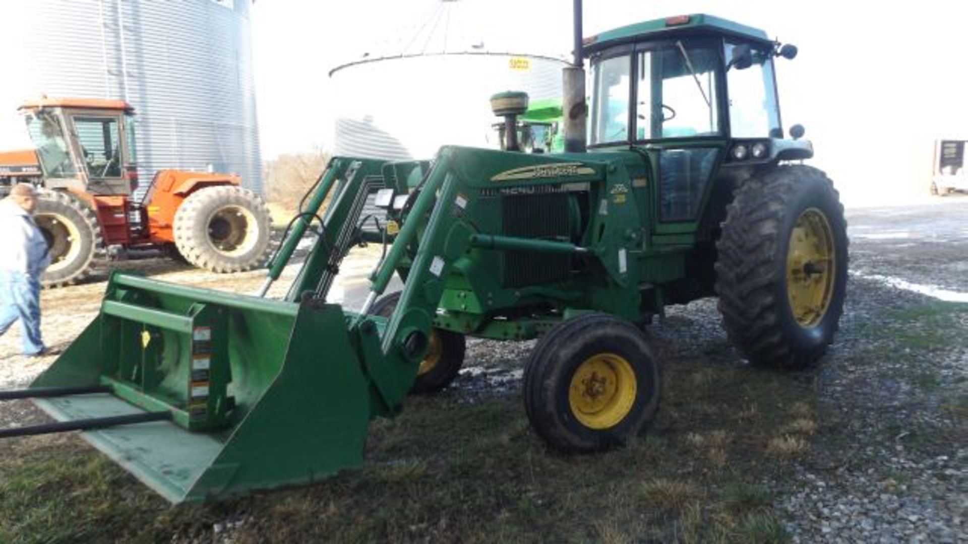 1981 JD 4240 Tractor, 7956 Hrs., CAH, QR, w/721 NSL Loader, 18.4x38 Clamp on Duals, Sr#4240H022008